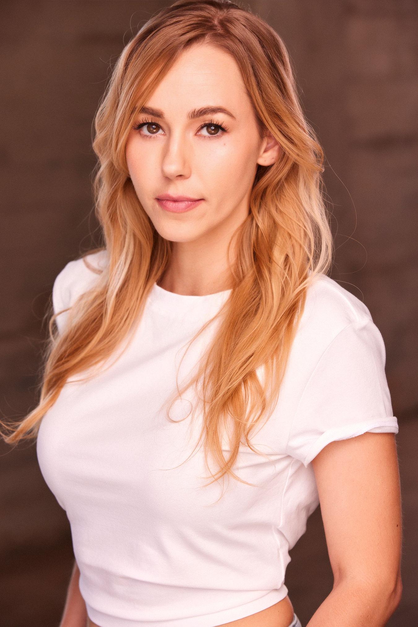Summer Perry image
