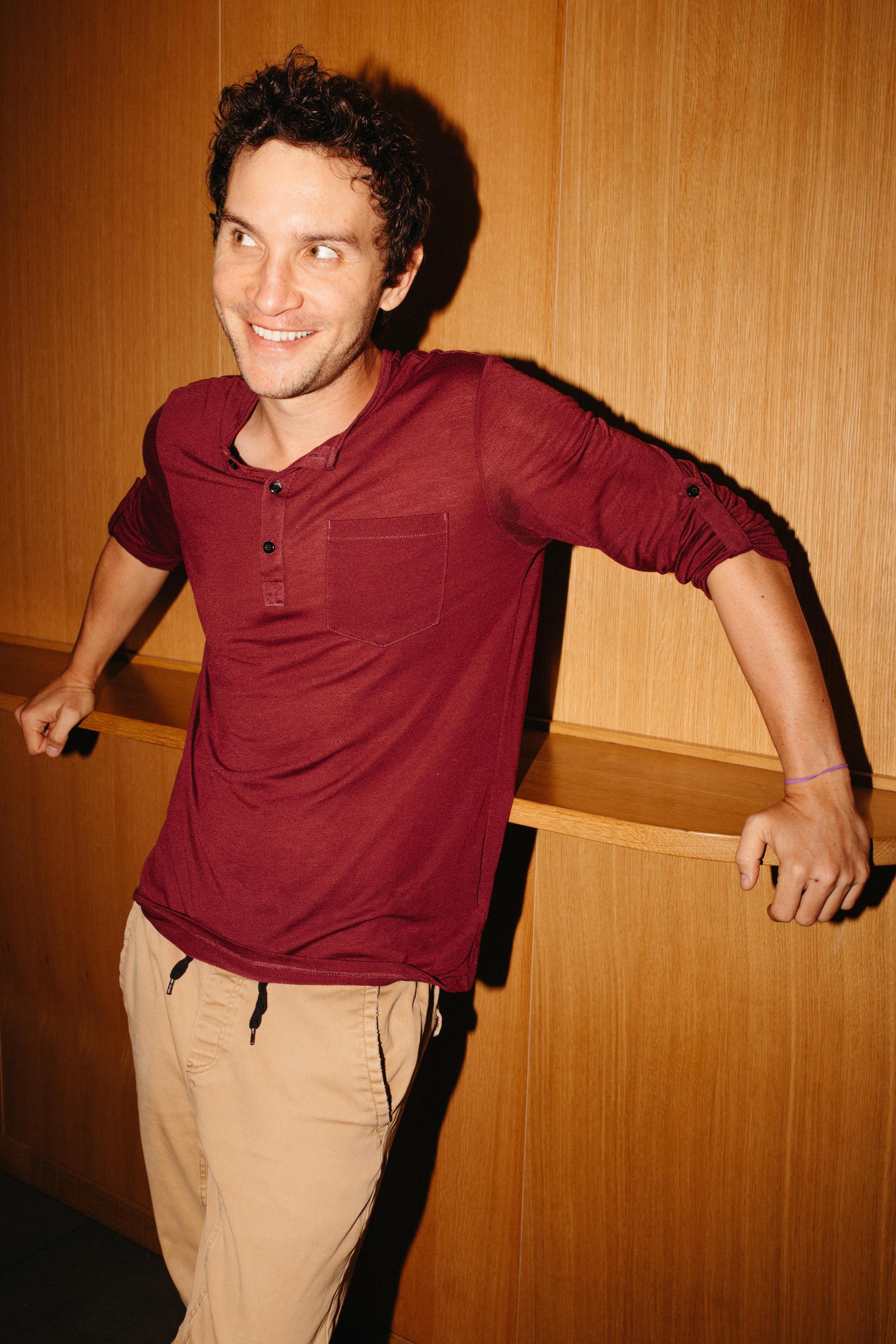 Ari Millen image