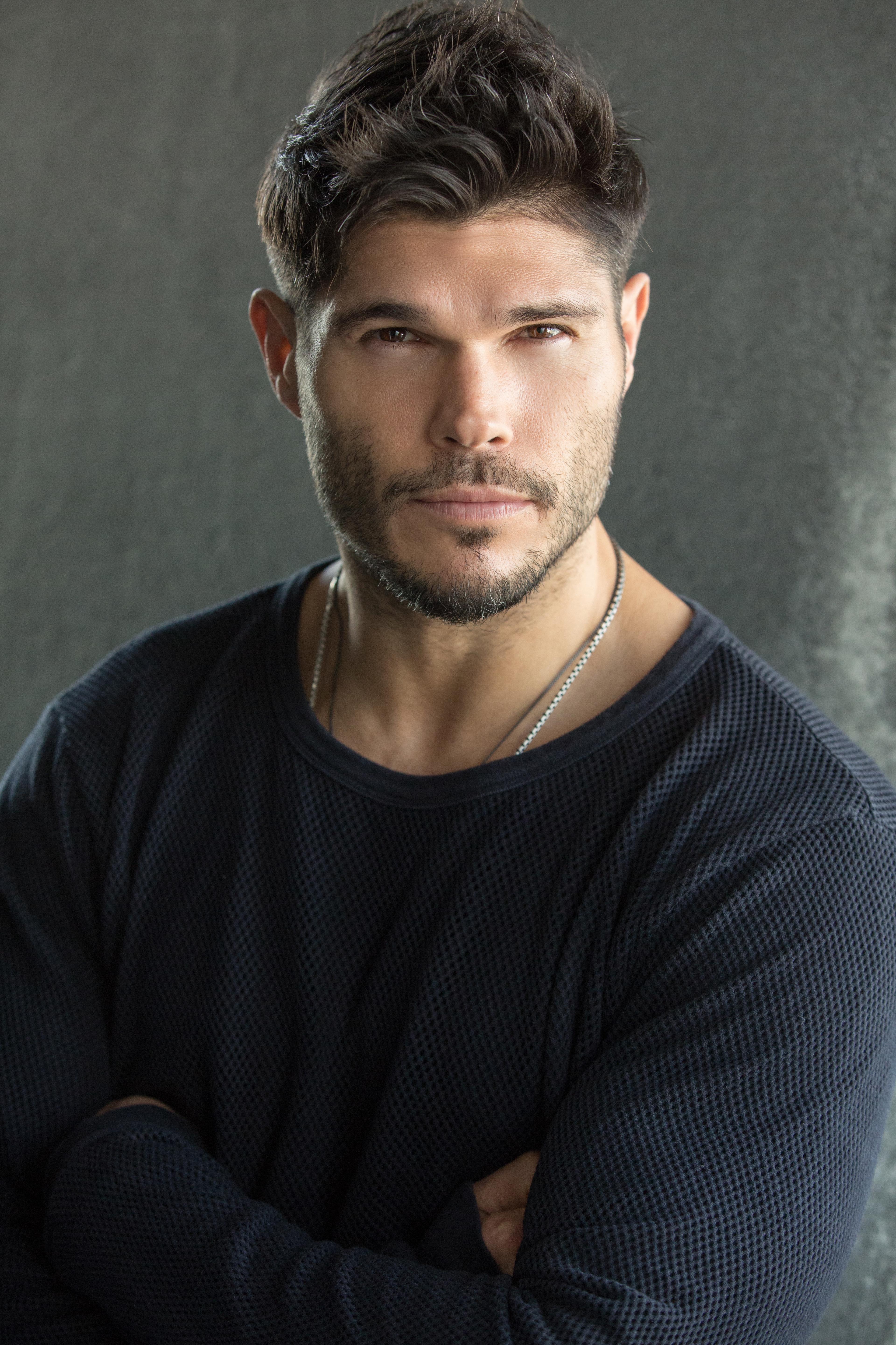 Taylor James image