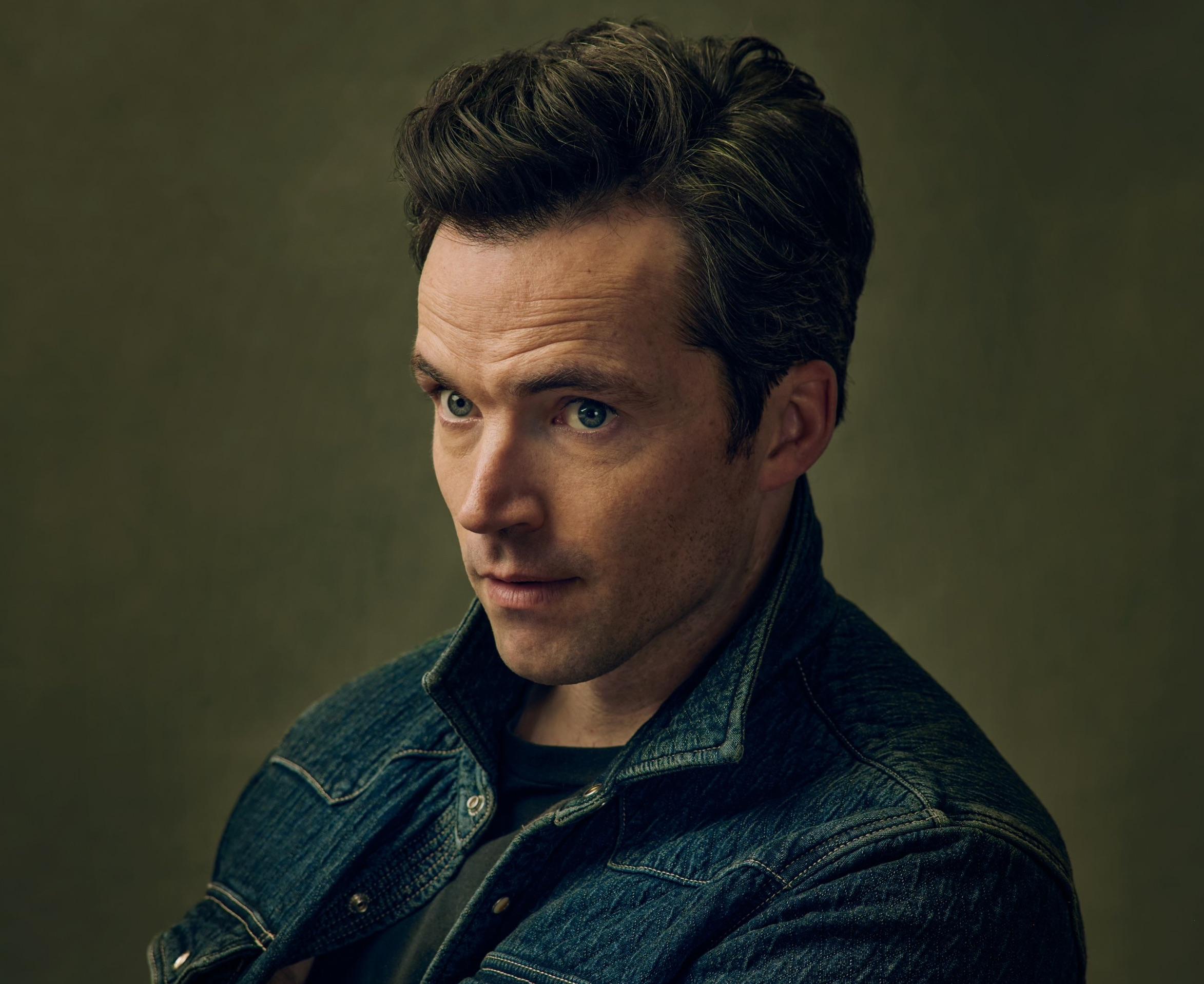 Ian Harding image