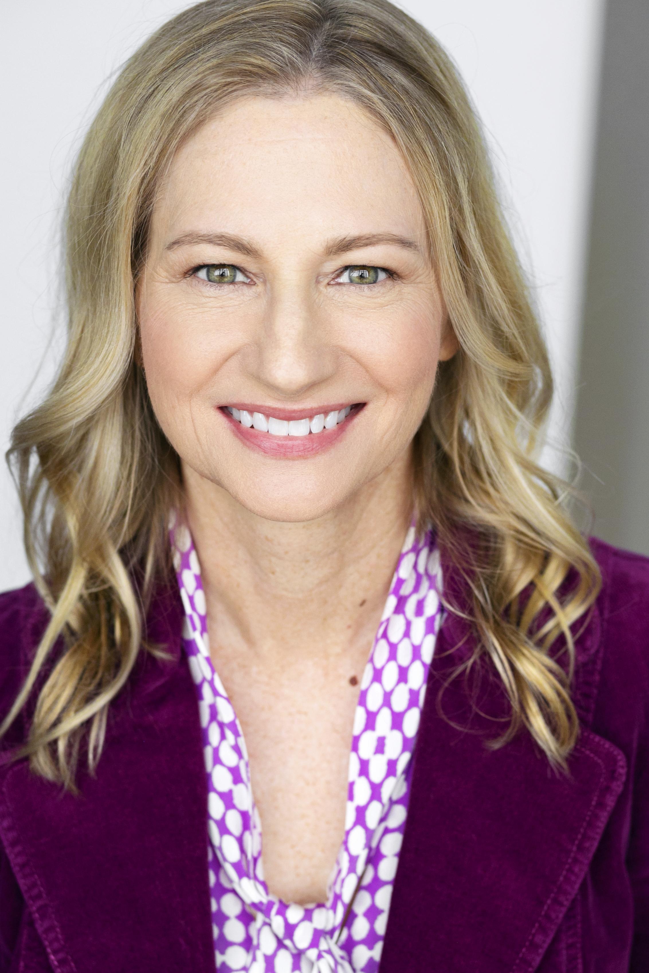 Christina Starbuck image