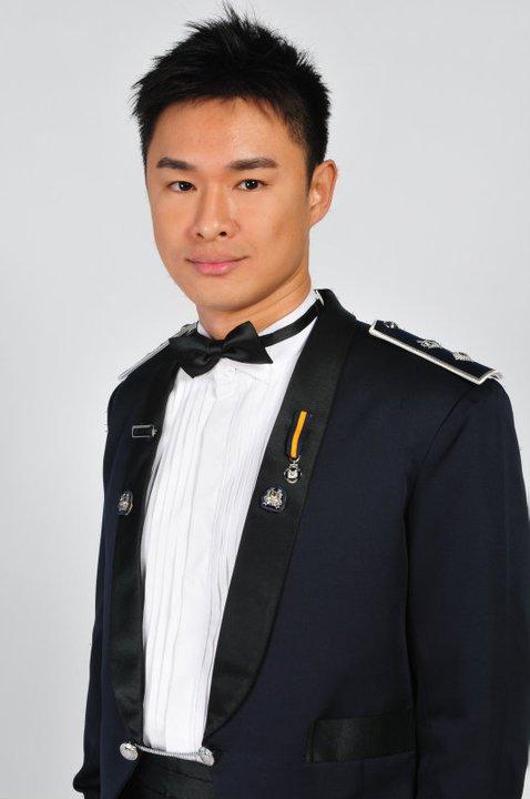Julian Hee image