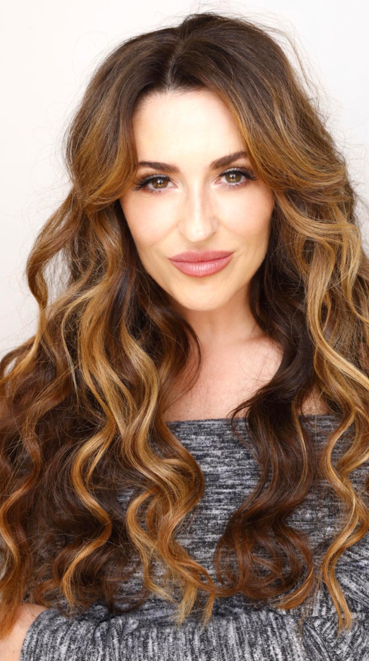 Elle Newlands image