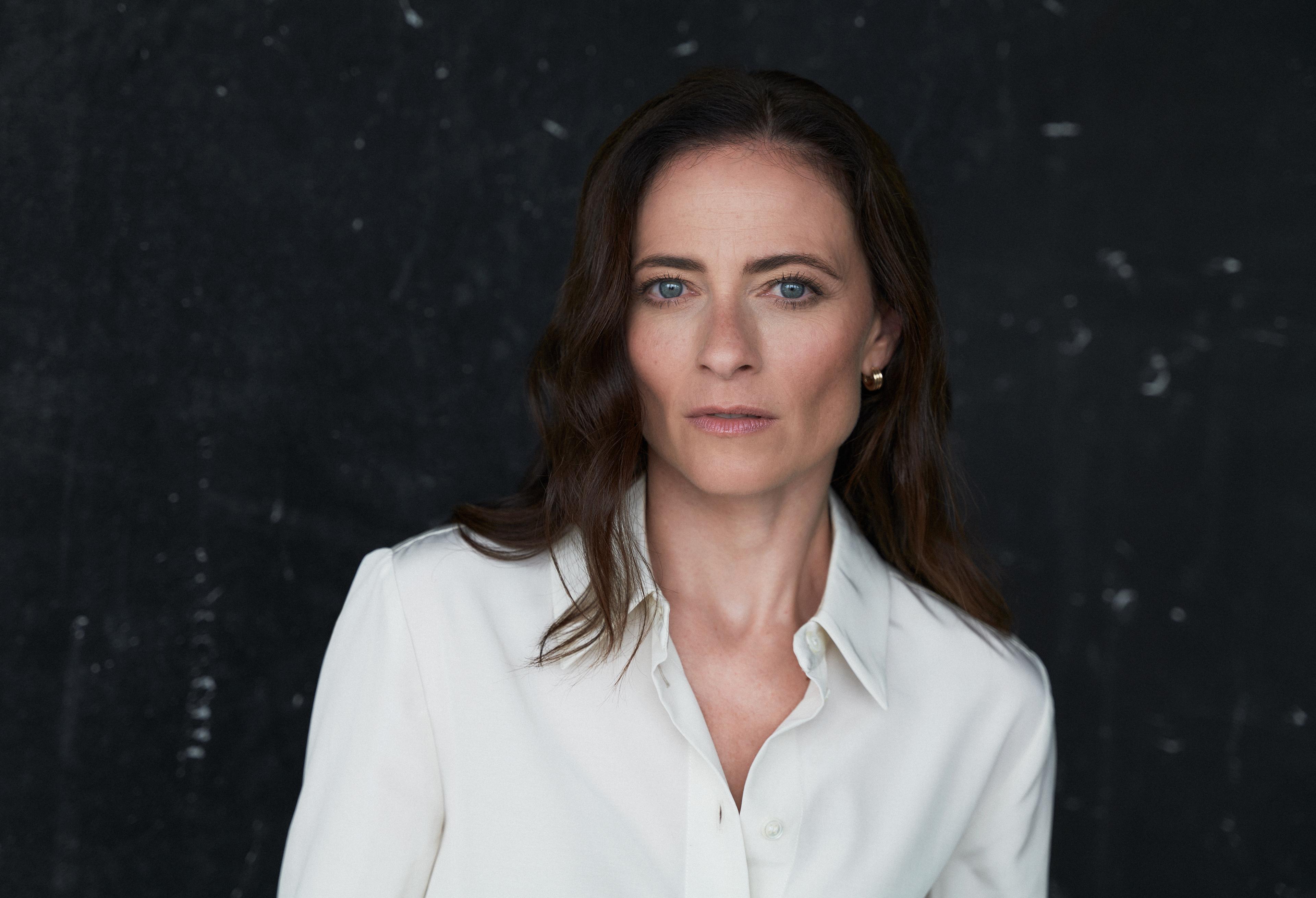 Lara Pulver image