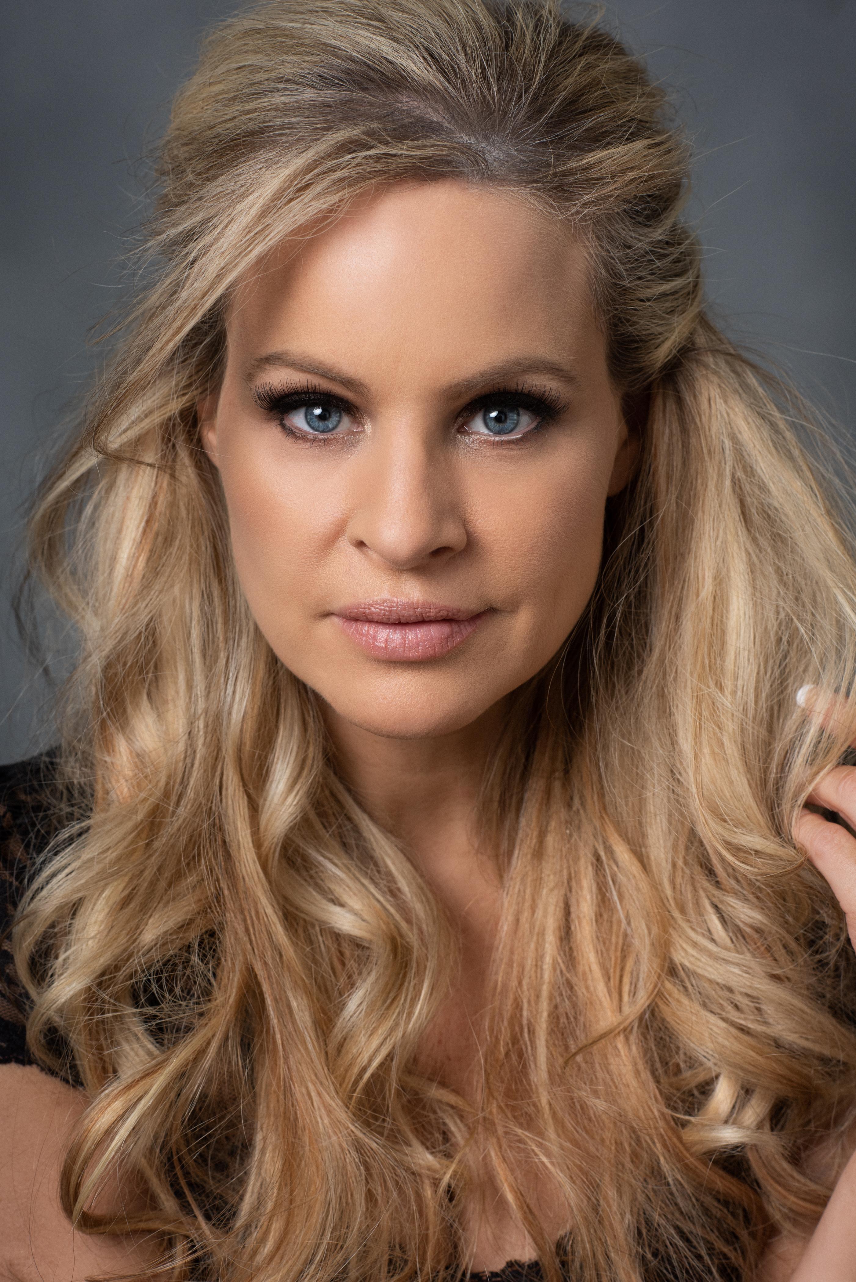 Laura Mason image