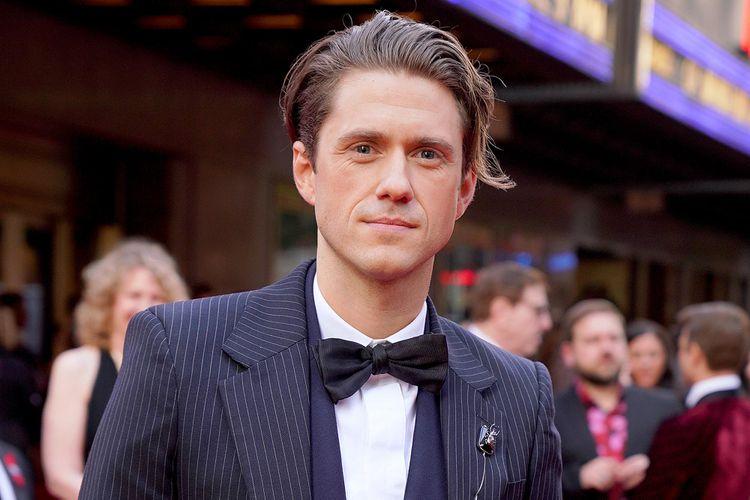 Aaron Tveit image