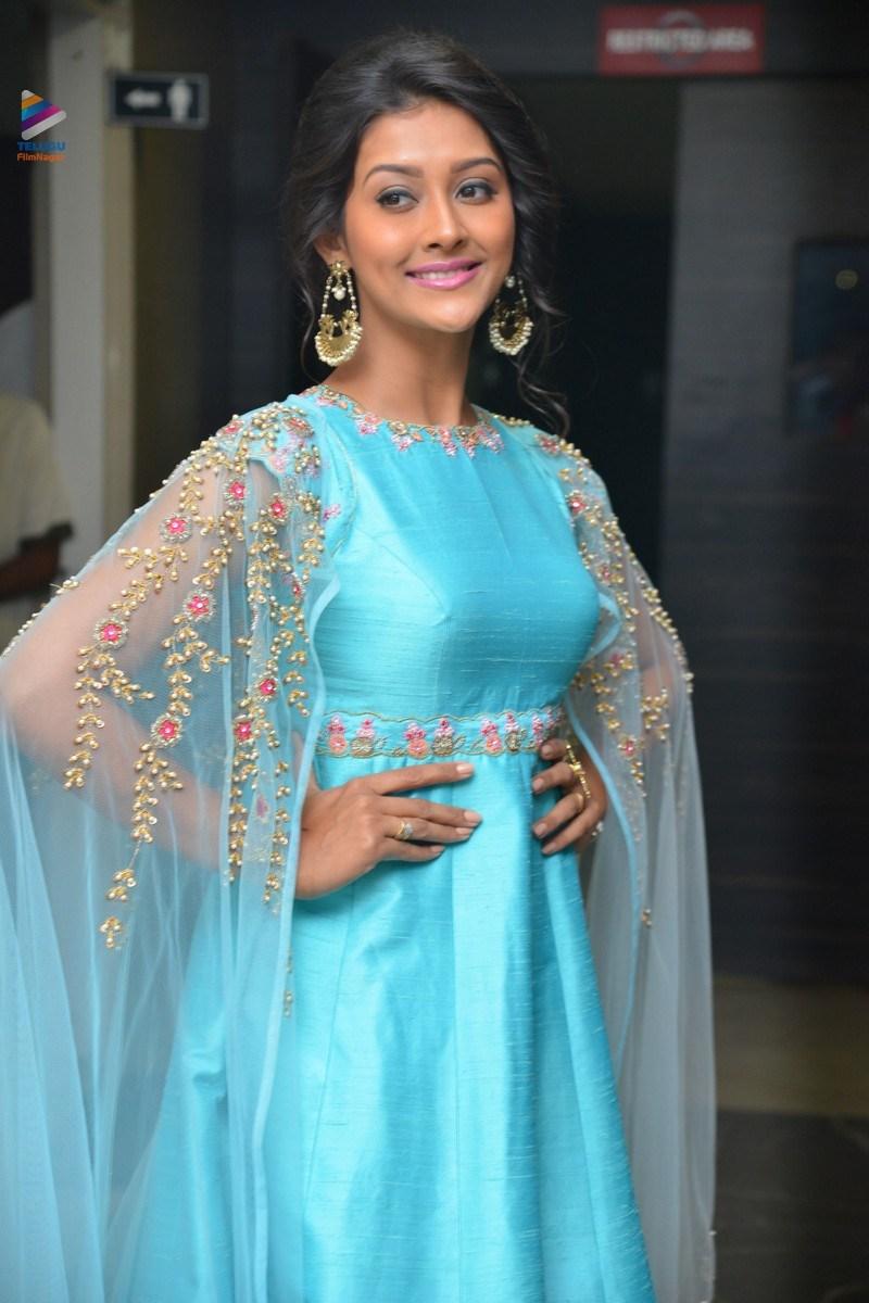 Pooja Jhaveri image