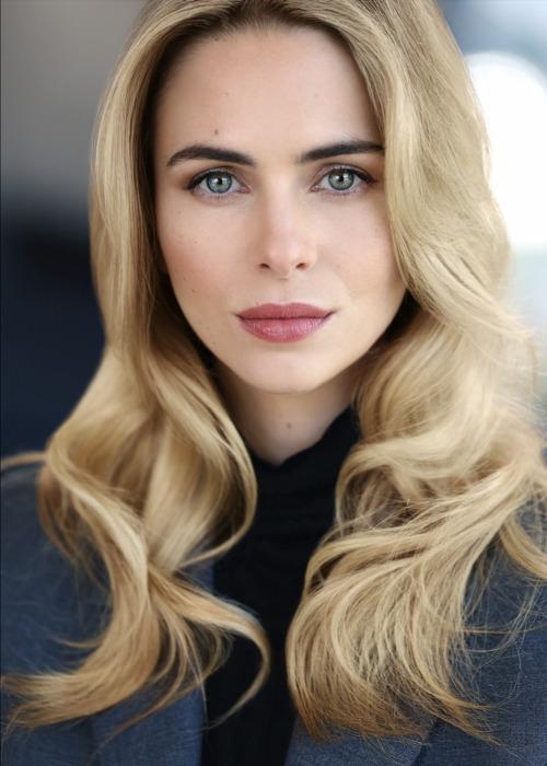 Holly Deveaux image