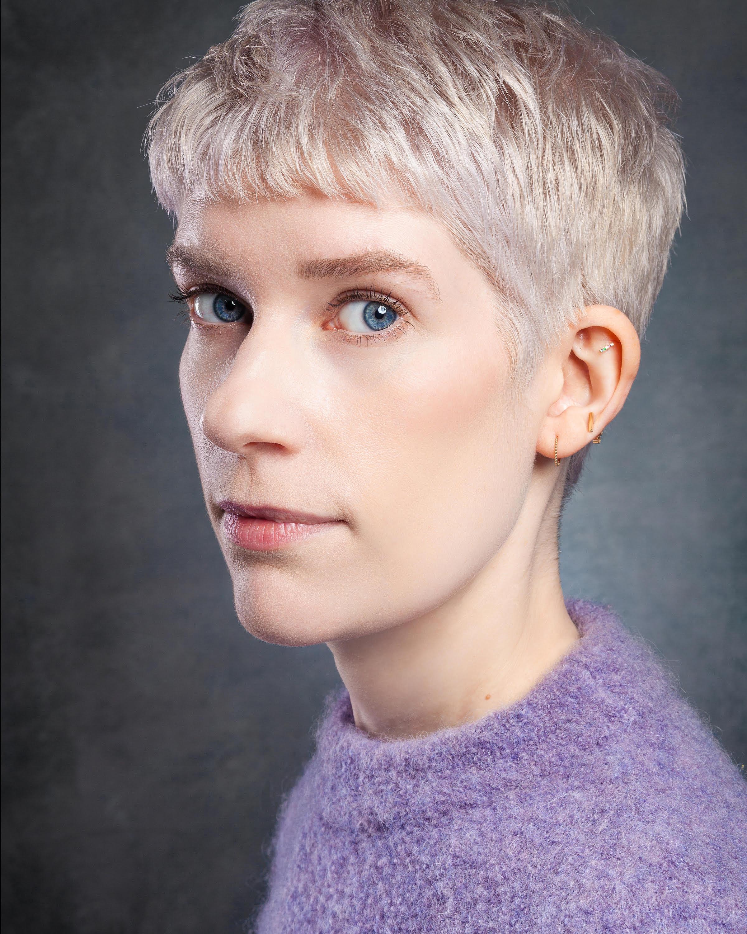 Laura Evelyn image
