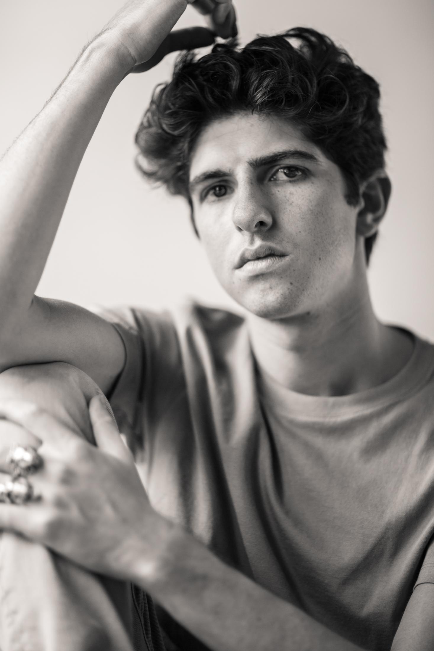 Russell Kahn image