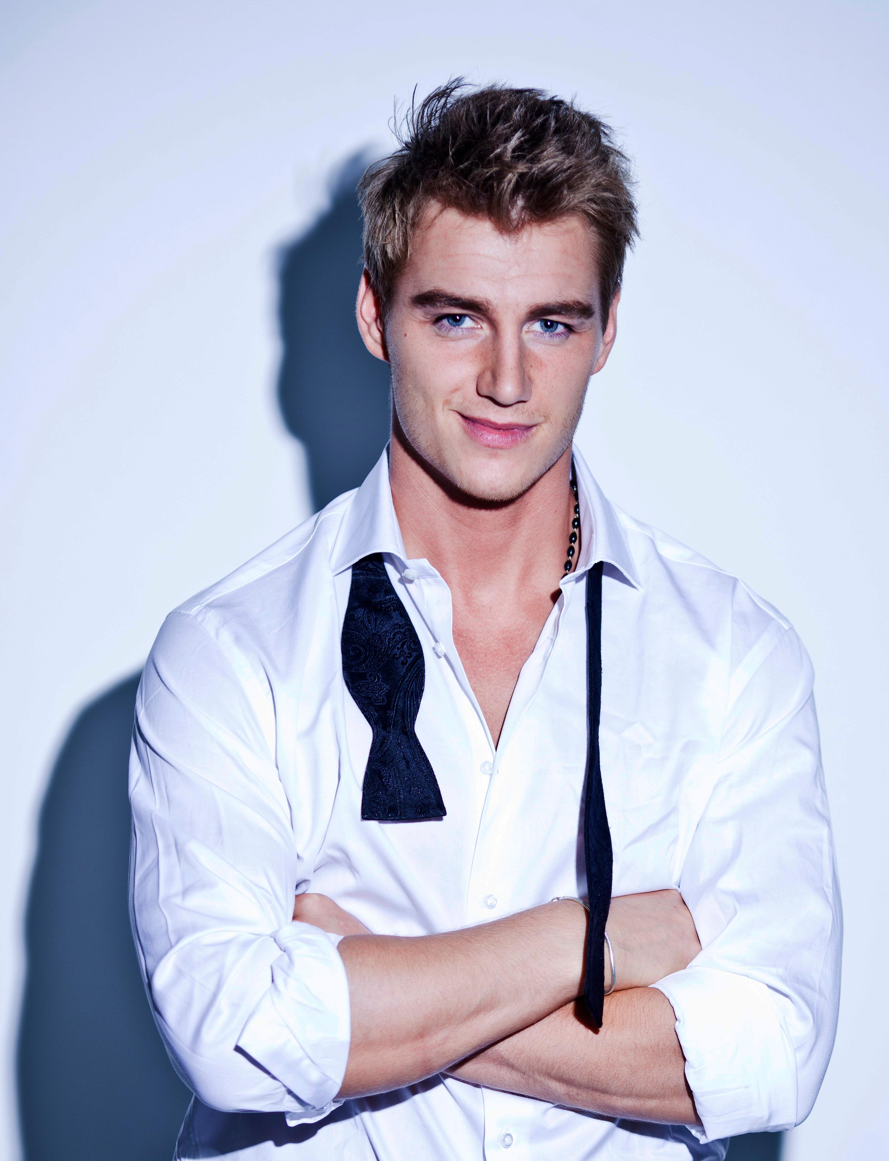 Alex Sparrow image