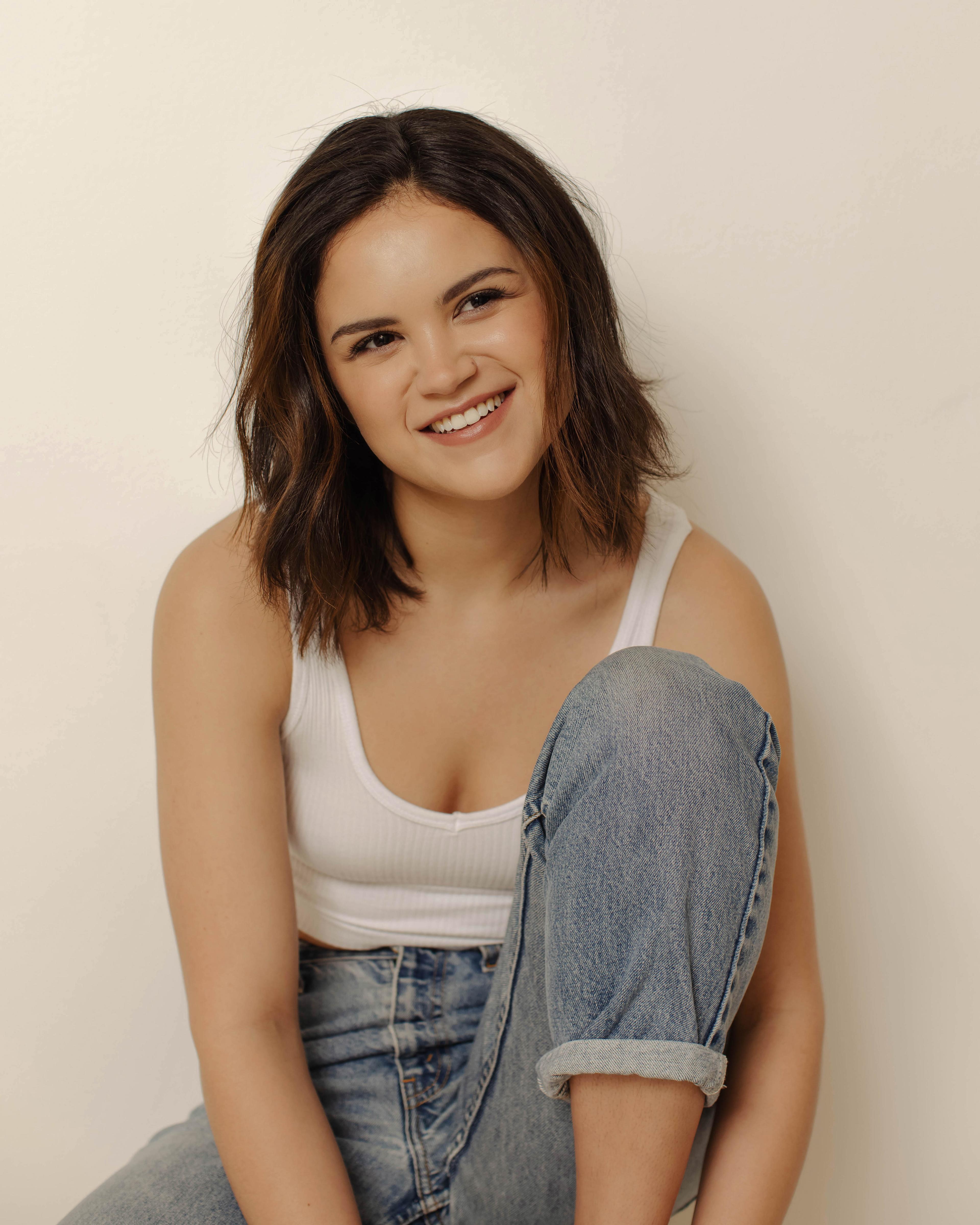 Victoria Moroles image