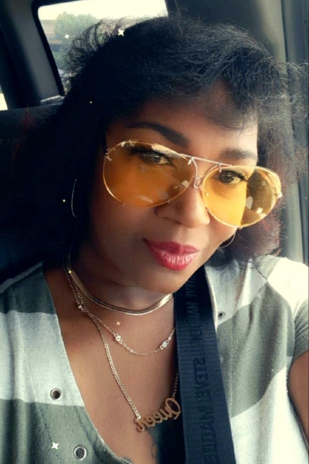 LaZaundra Burris image