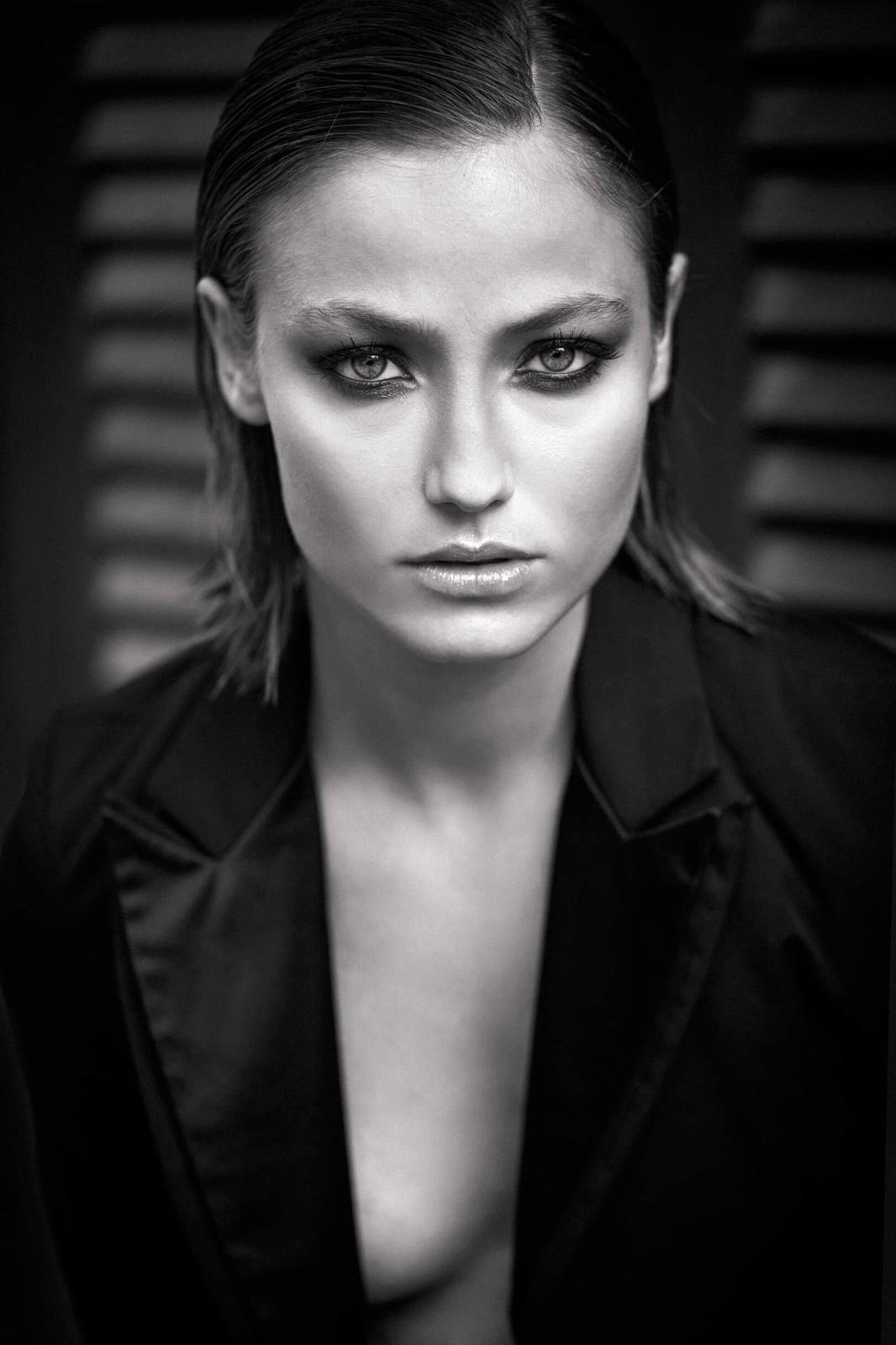 Veronica Olivier image