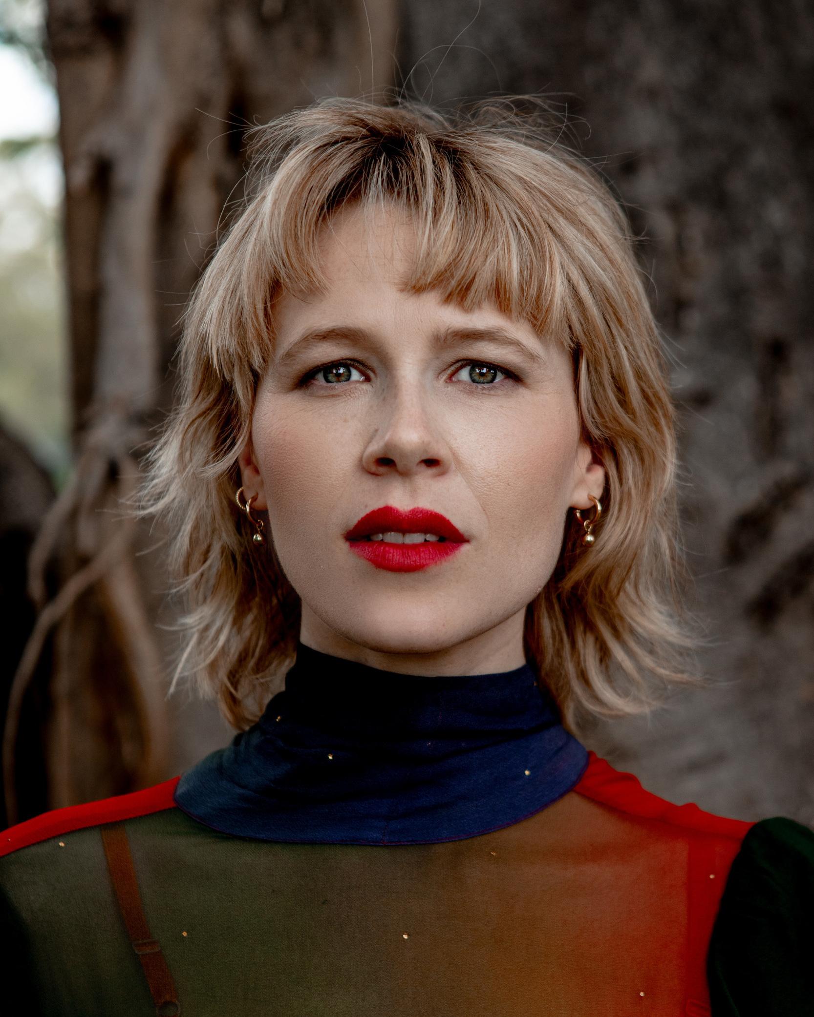 Anna McGahan image