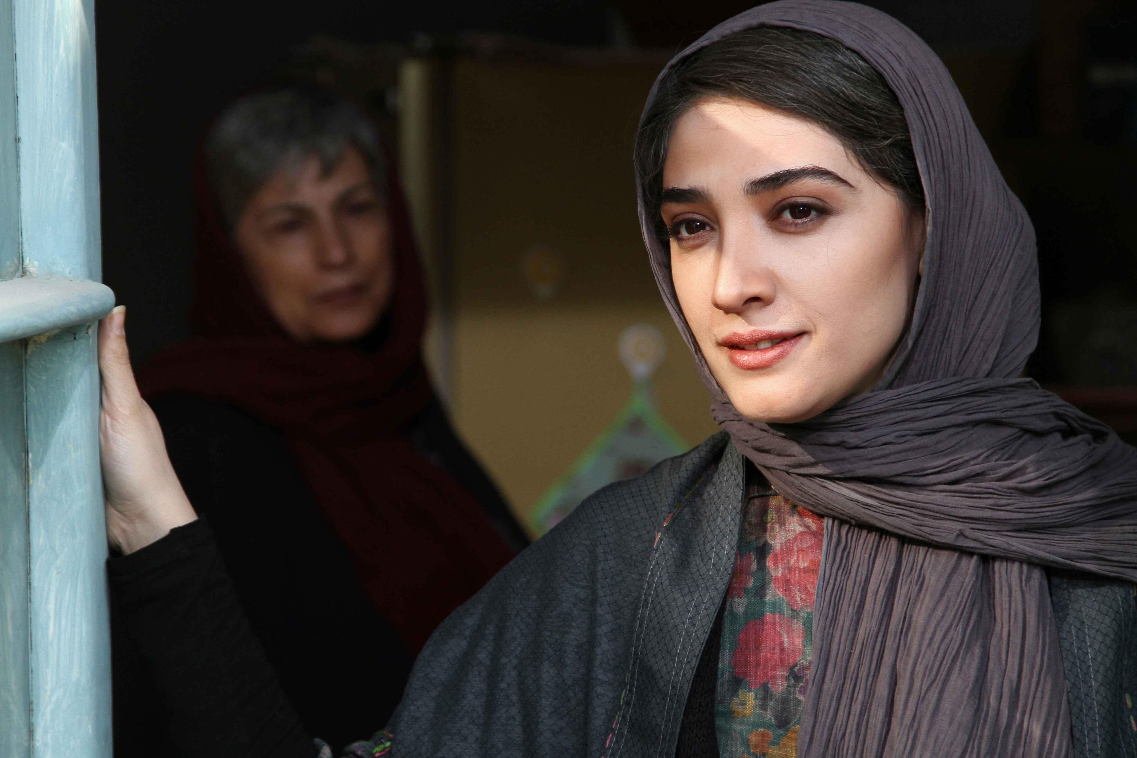 Mina Sadati image