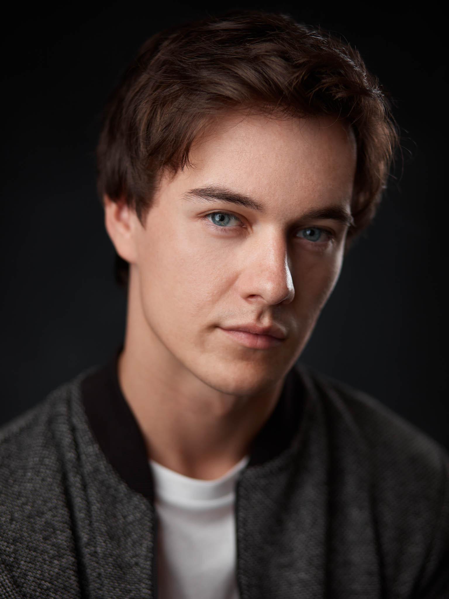 Karl Hughes image