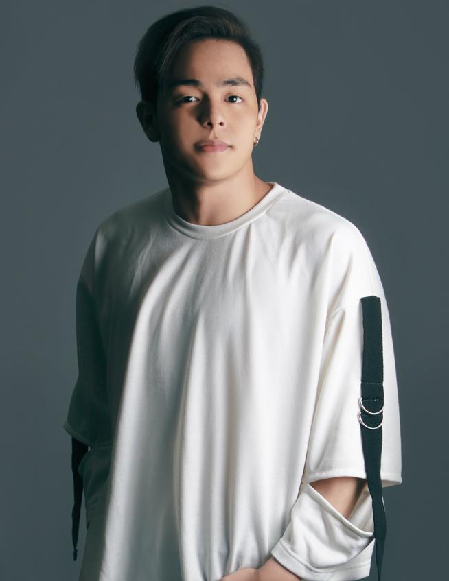 Julian Trono image