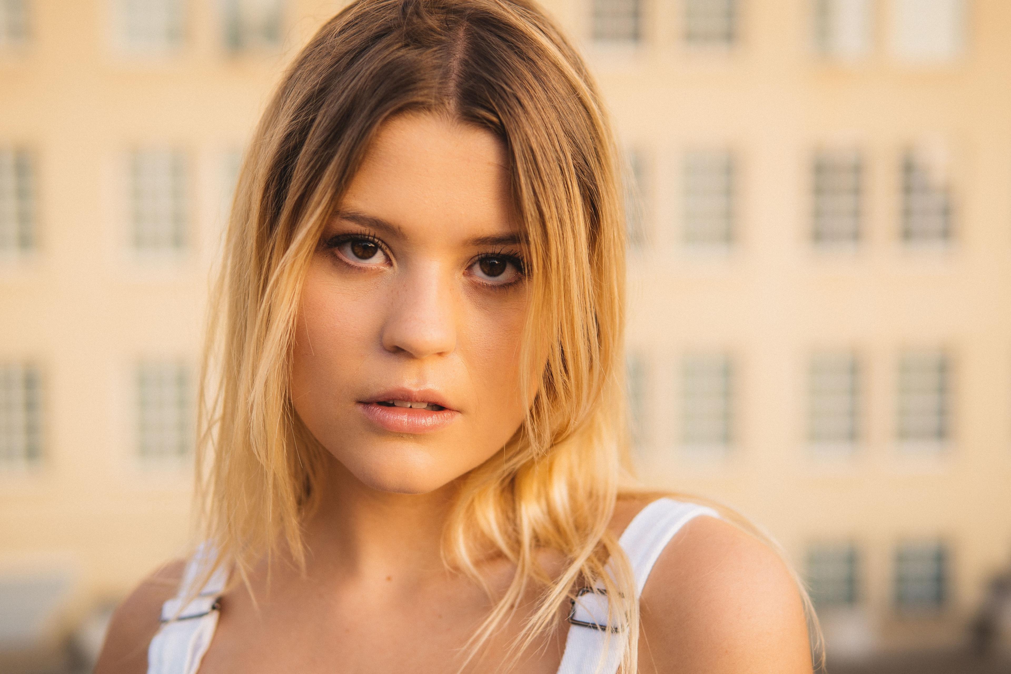 Katie Burgess image
