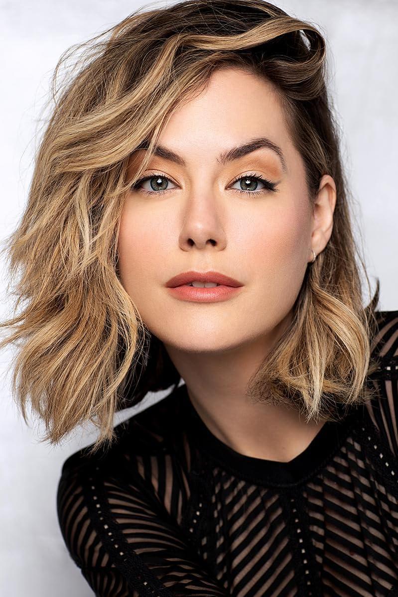 Annika Noelle image
