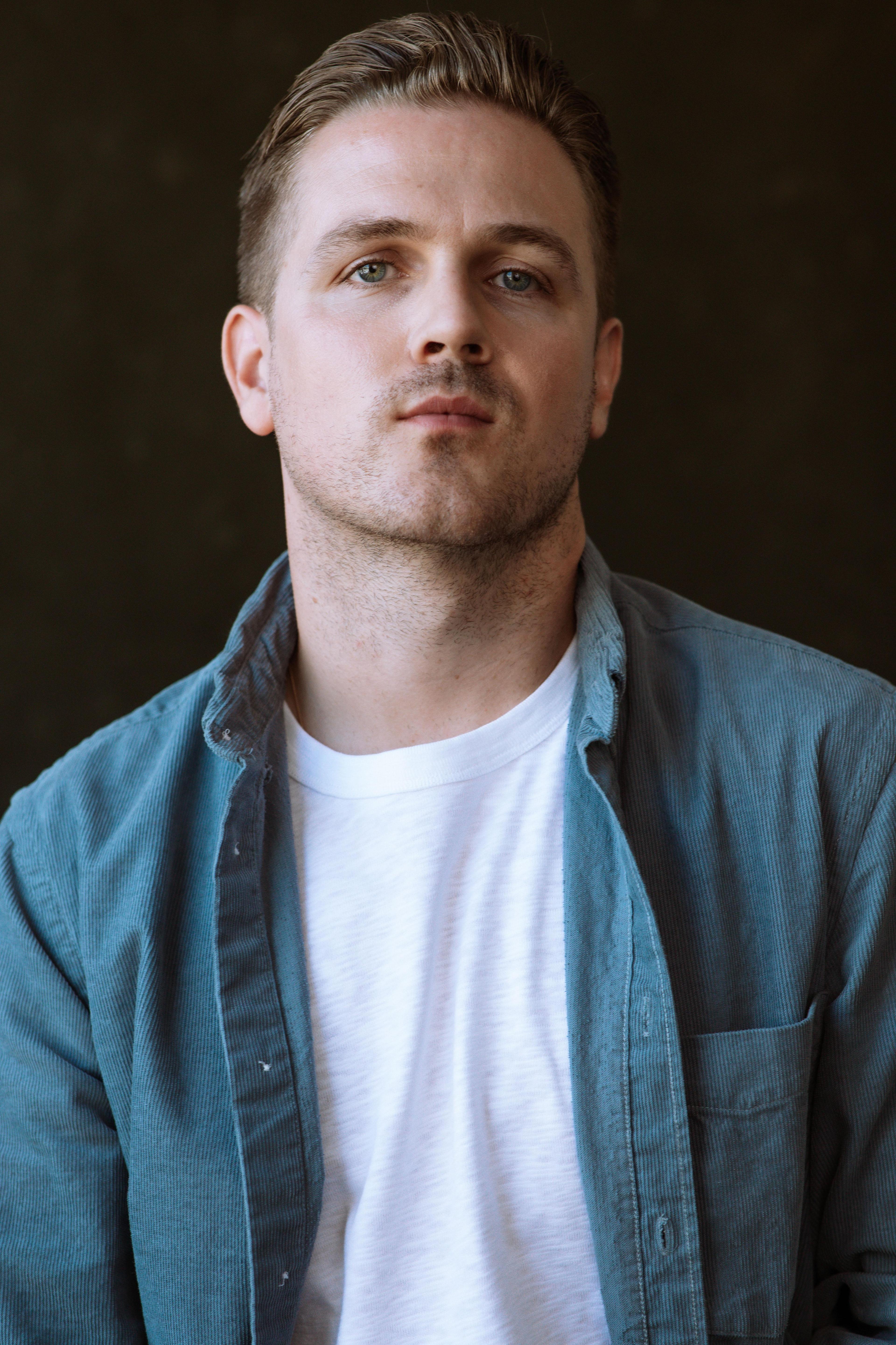 Craig Arnold image