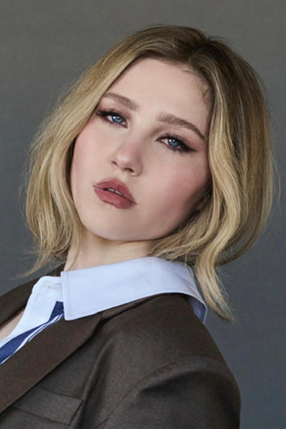 Ella Anderson image