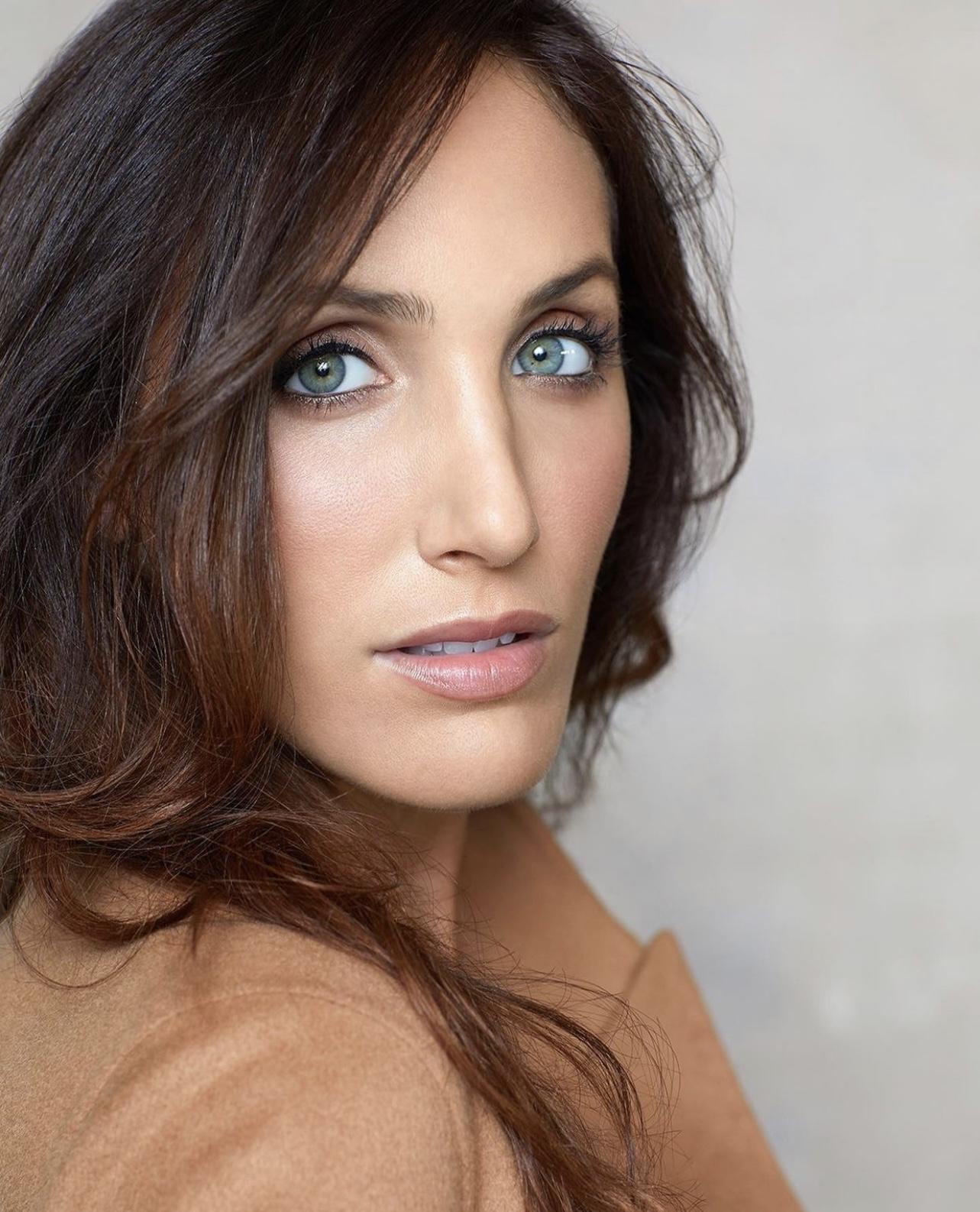 Brooke Hutton image