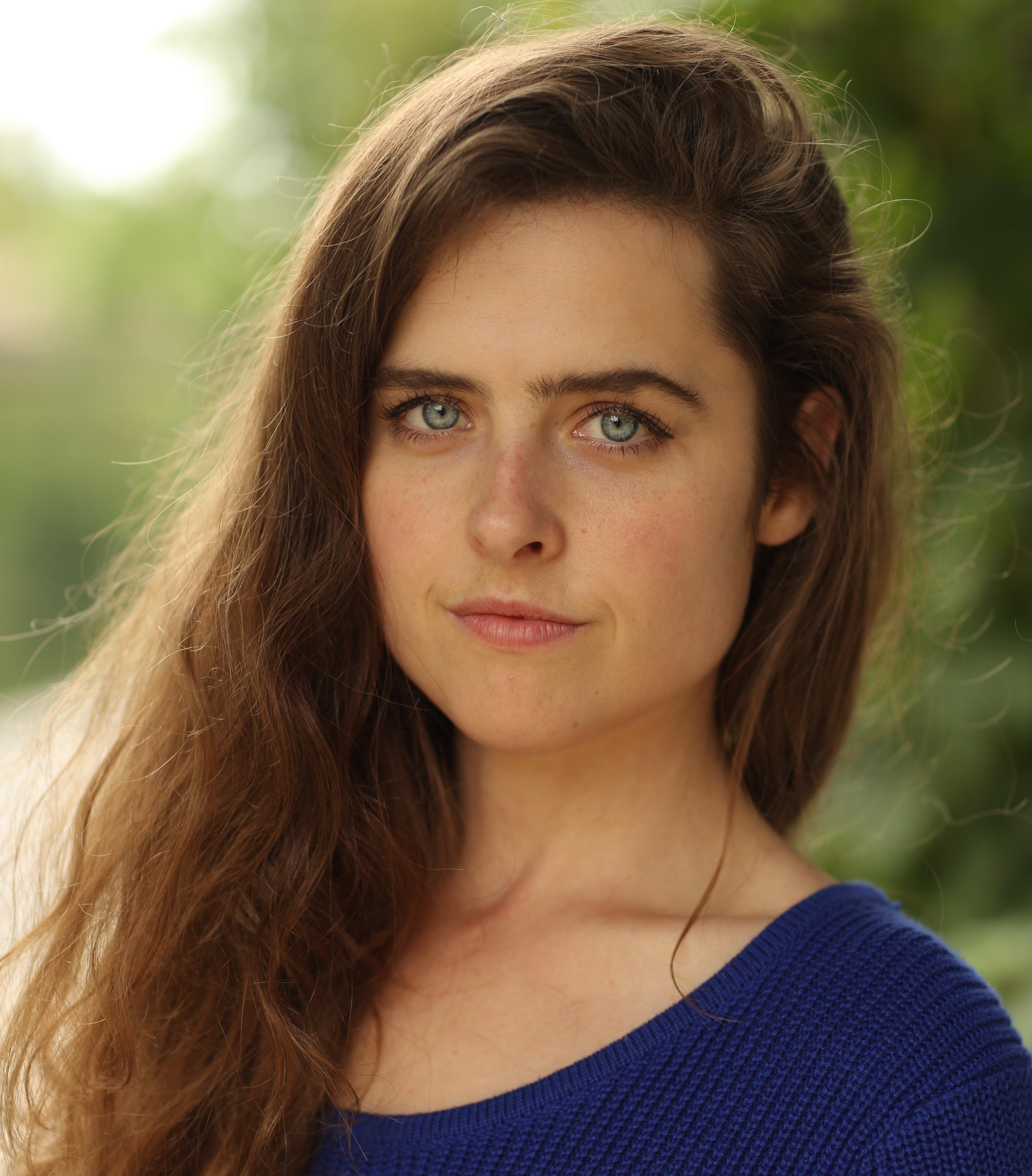 Ellie Turner image
