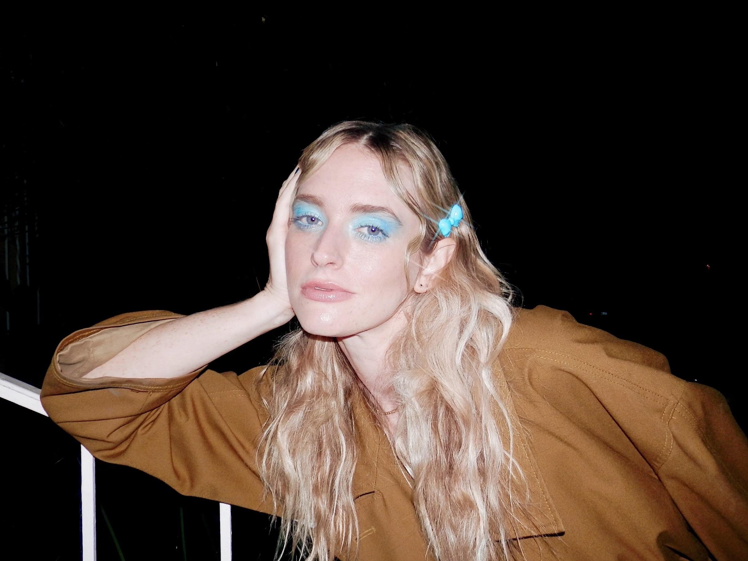 Kate Hollowell image