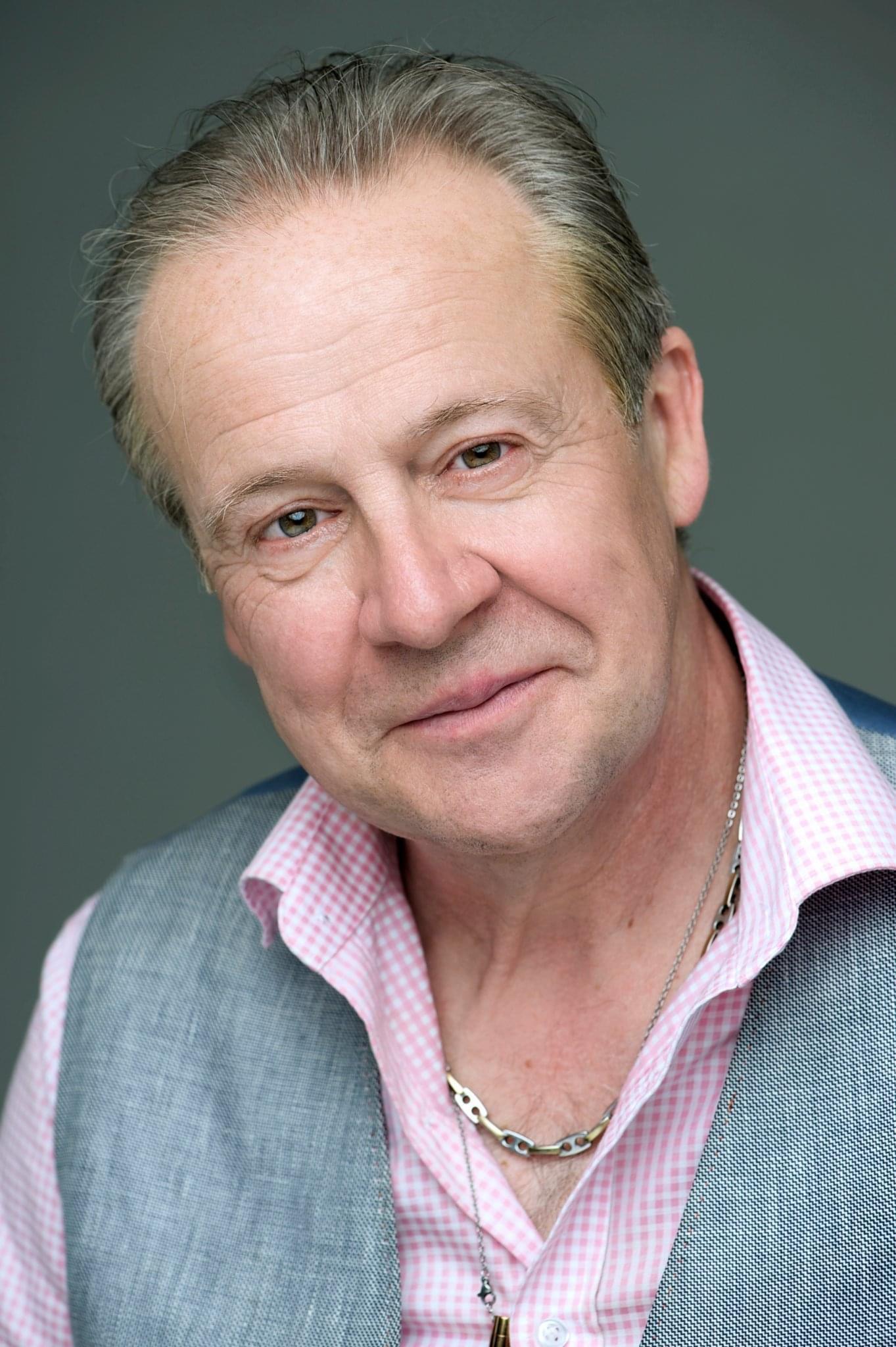 Christopher Gee image