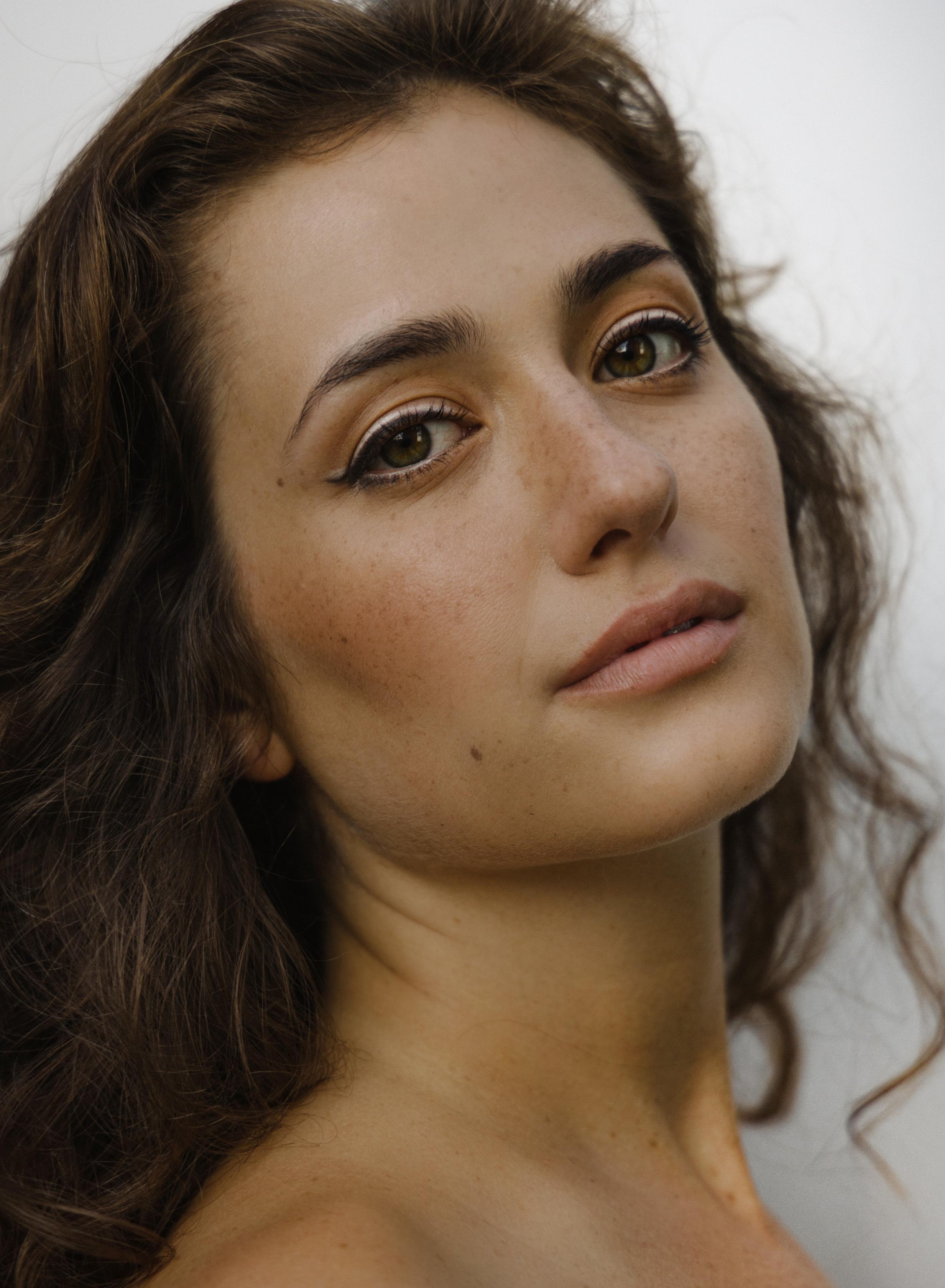 Holly Curran image