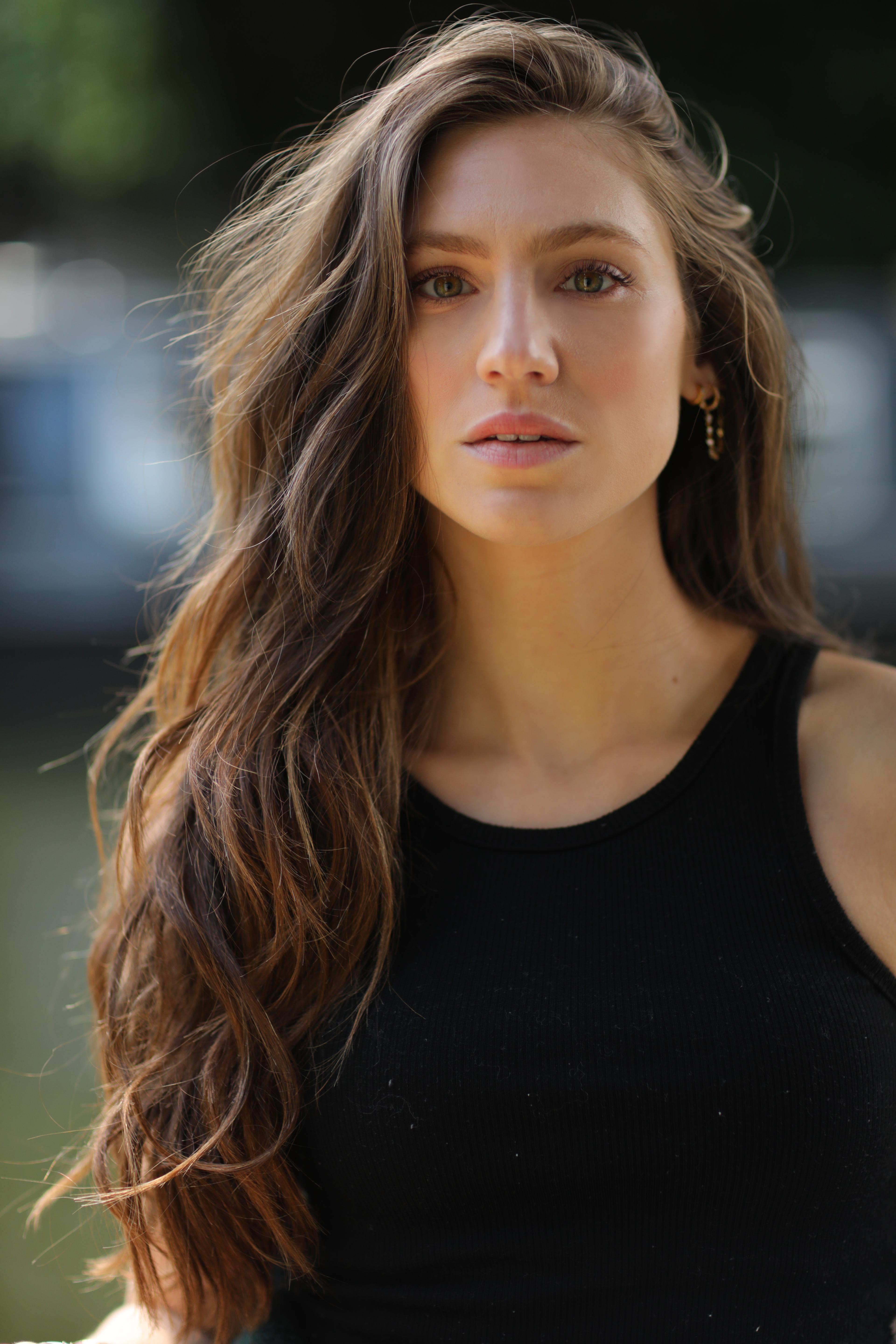 Lara Pictet image