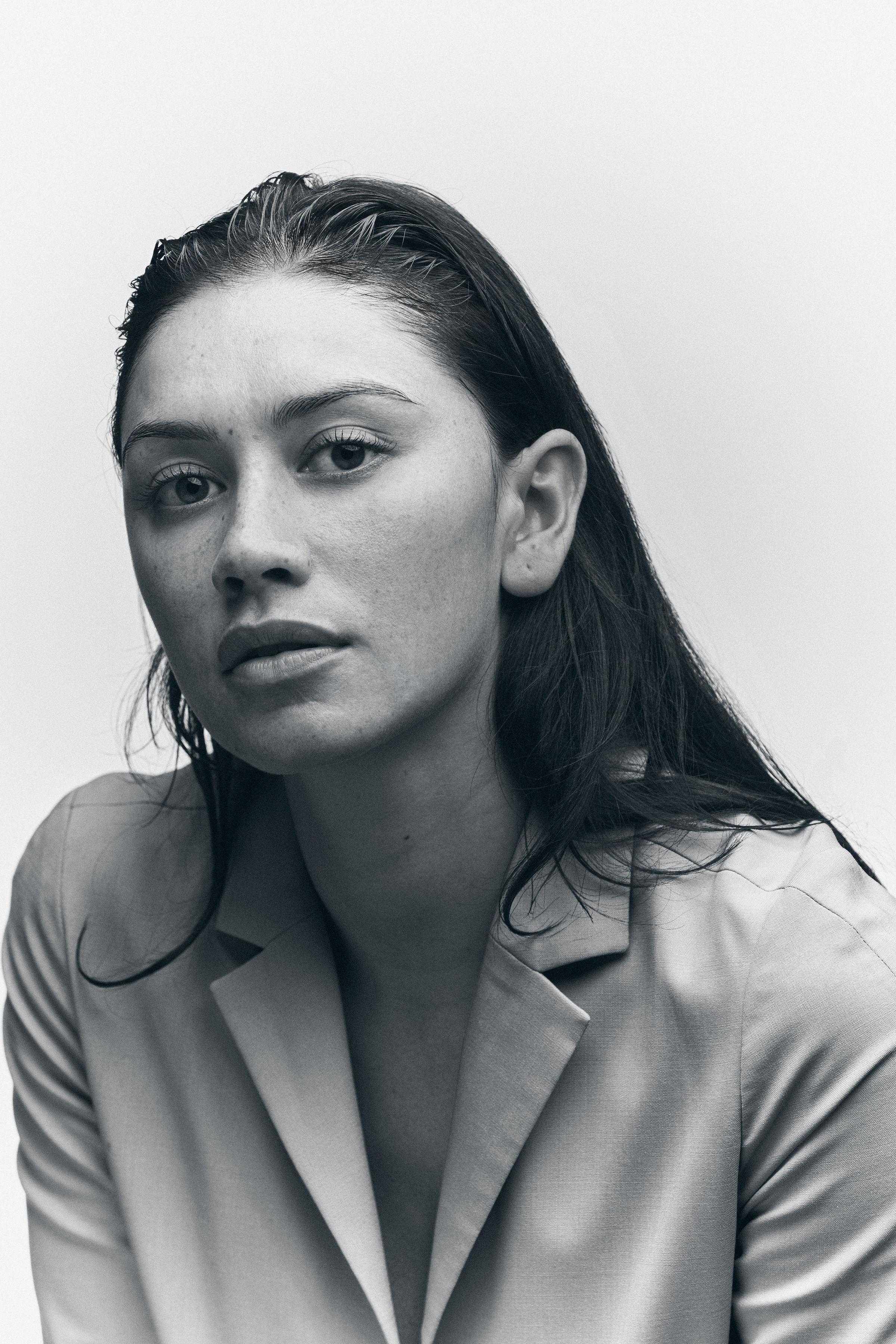 Luciane Buchanan image