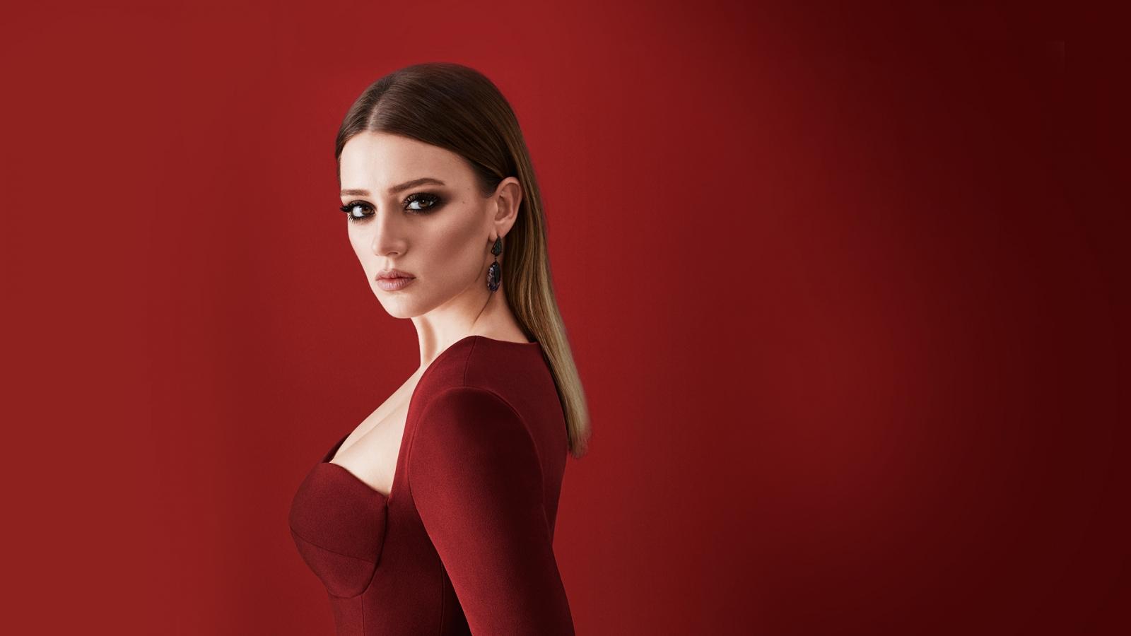 Gizem Karaca image