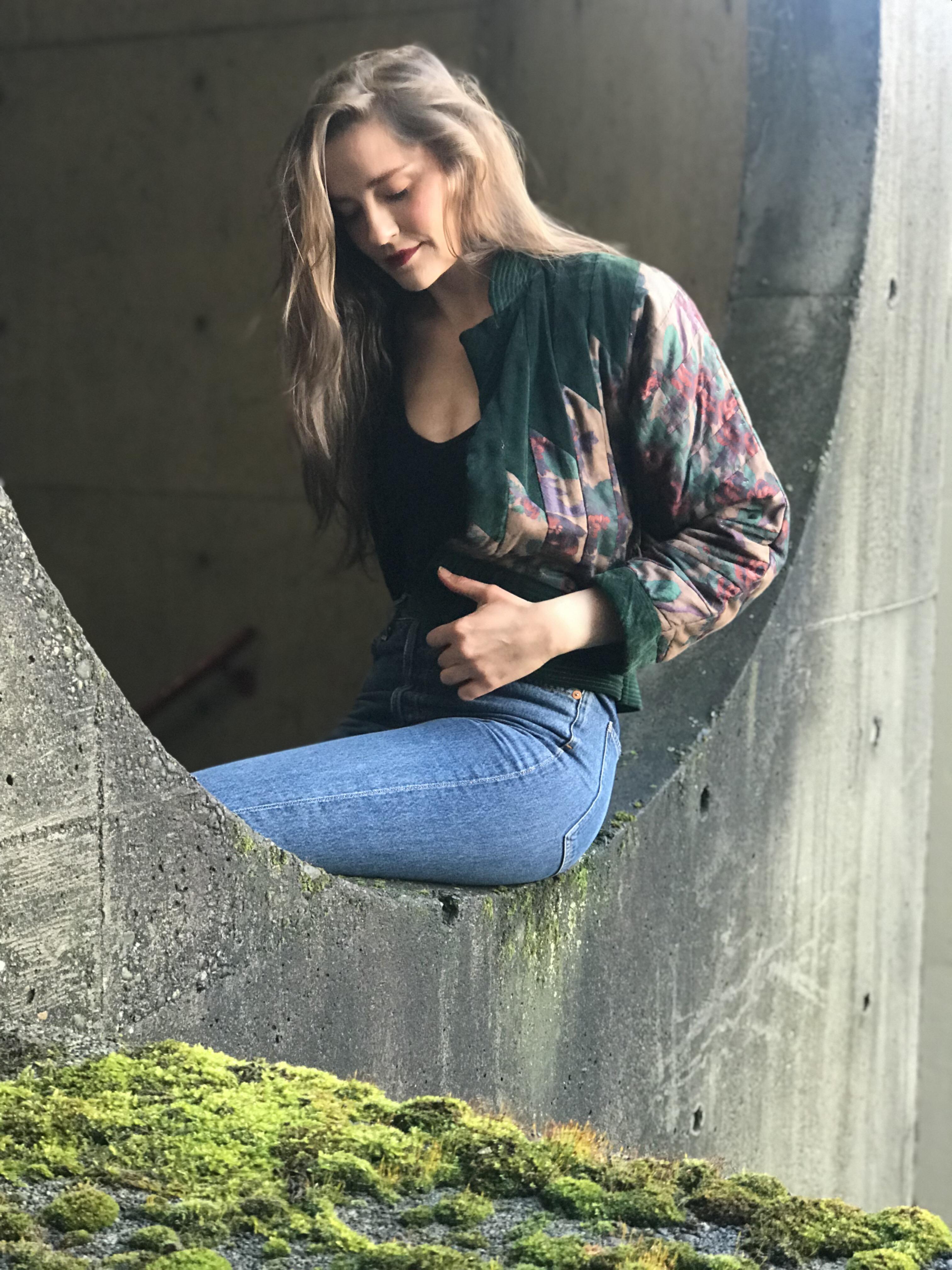 Stephanie Van Dyck image