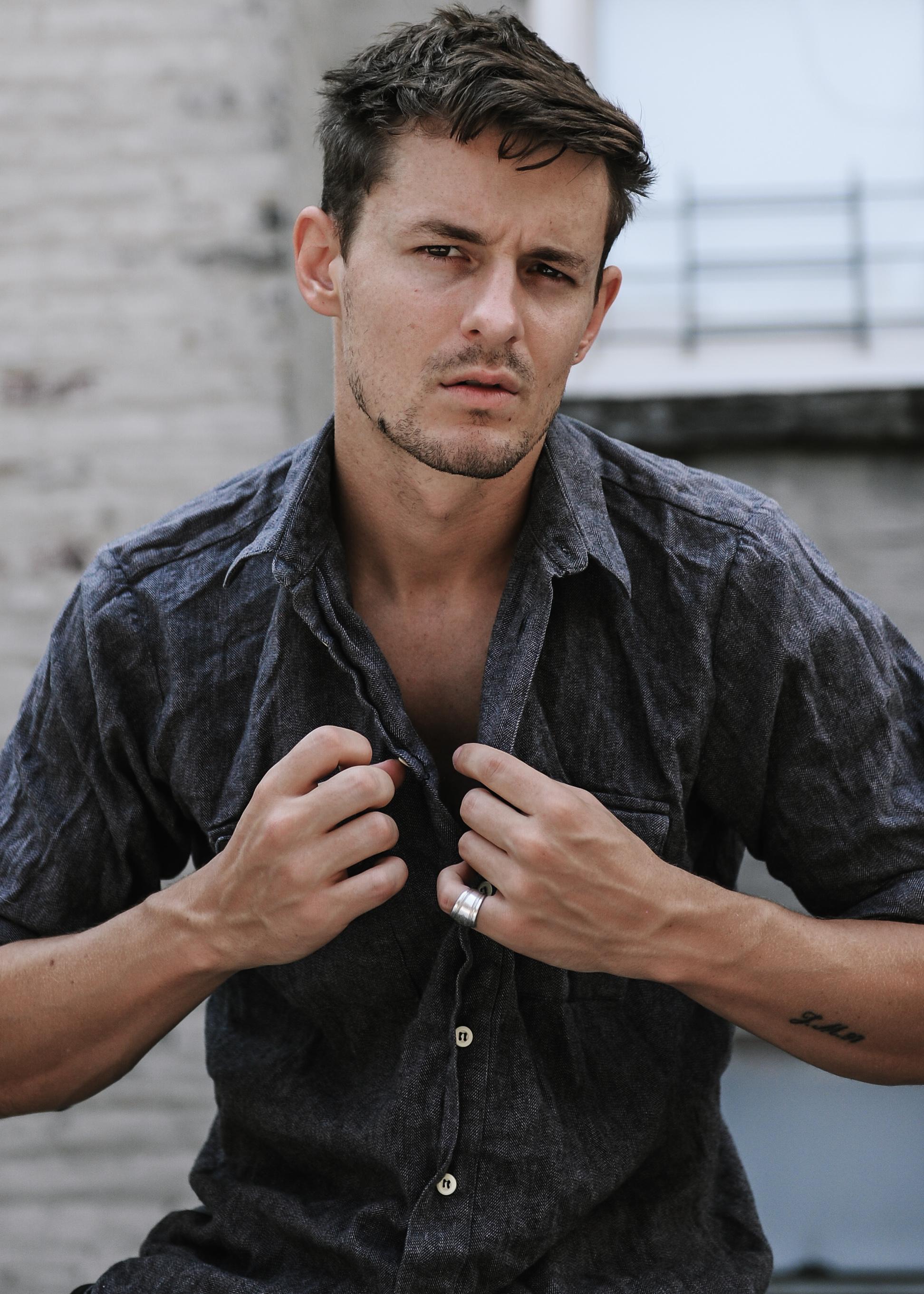 Giles Matthey image