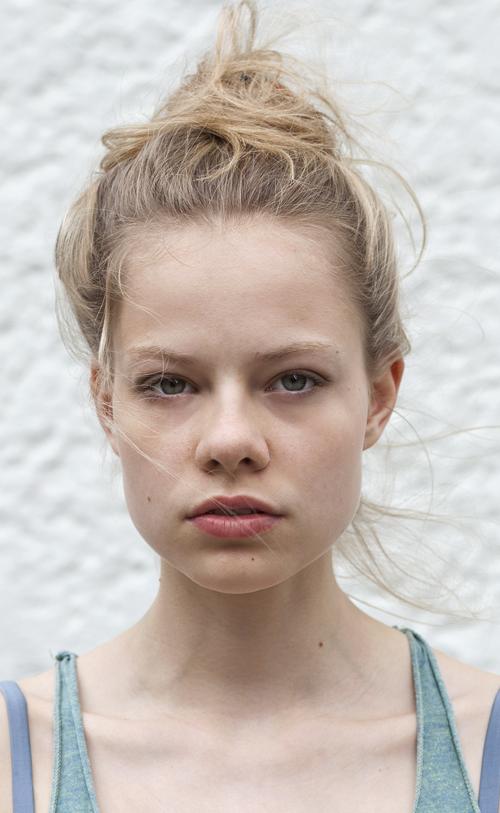 Emma Bading image