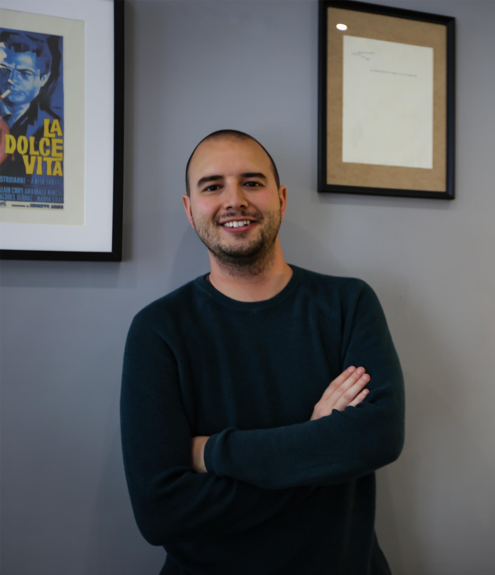 Nick Savvides image