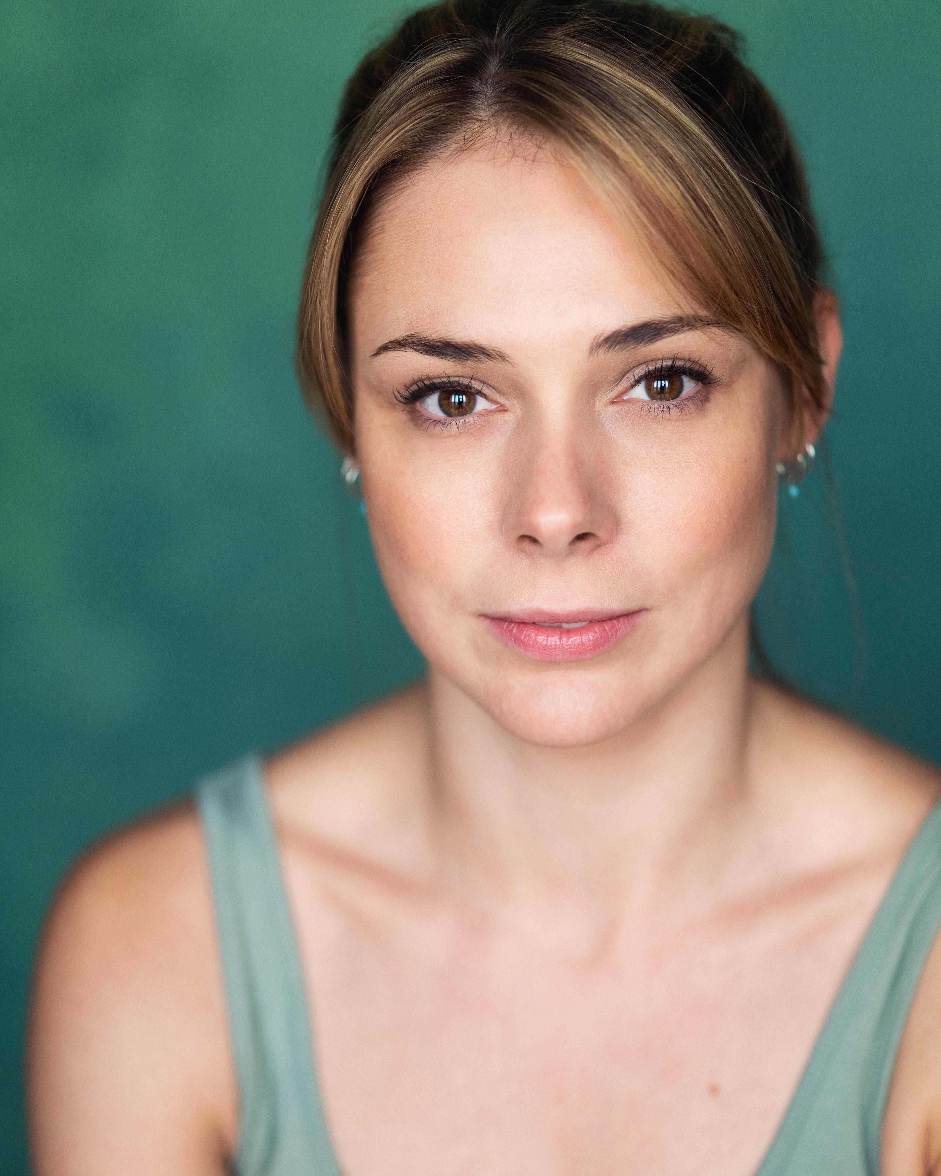Lizzie Davies image