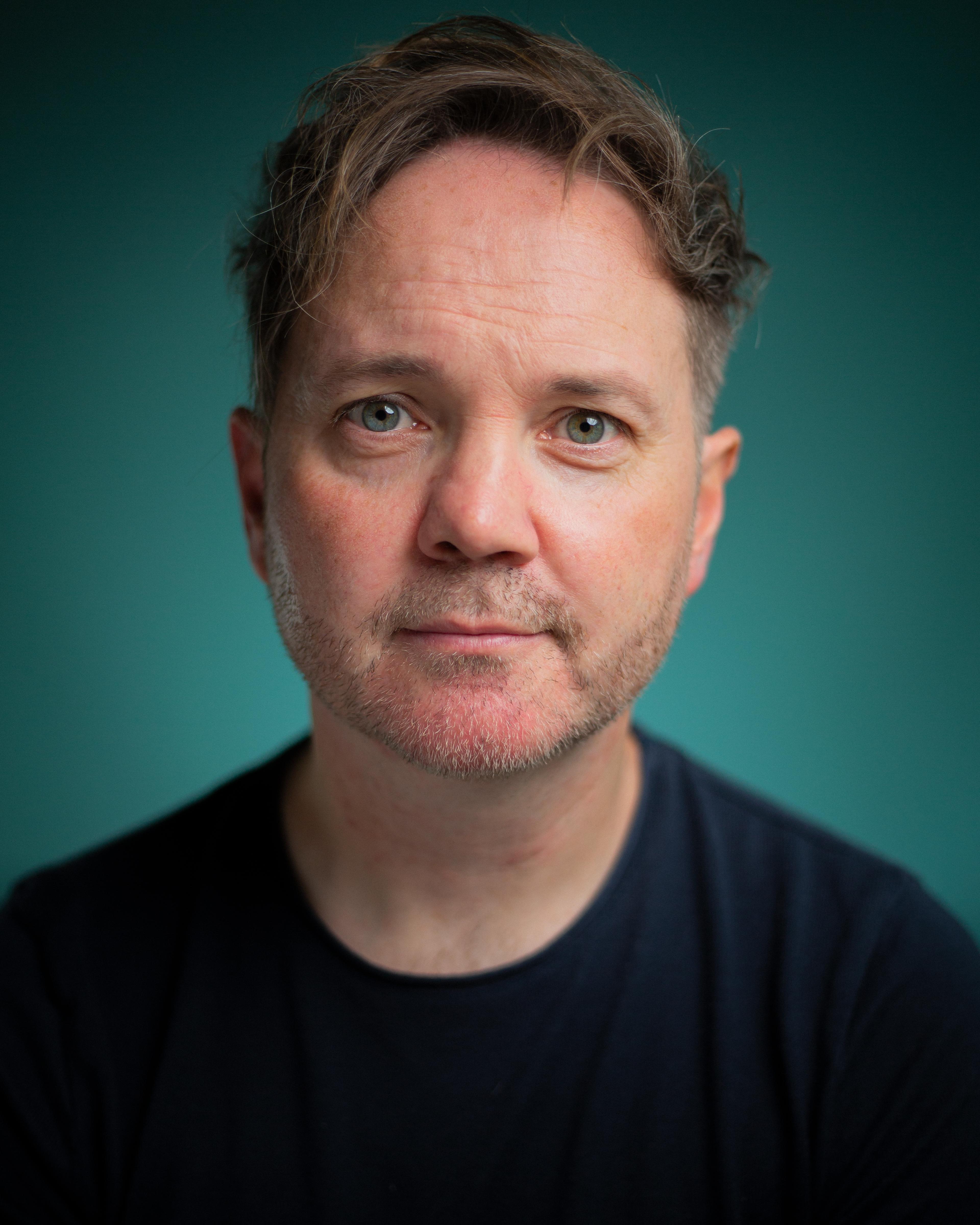 Damian Gallagher image