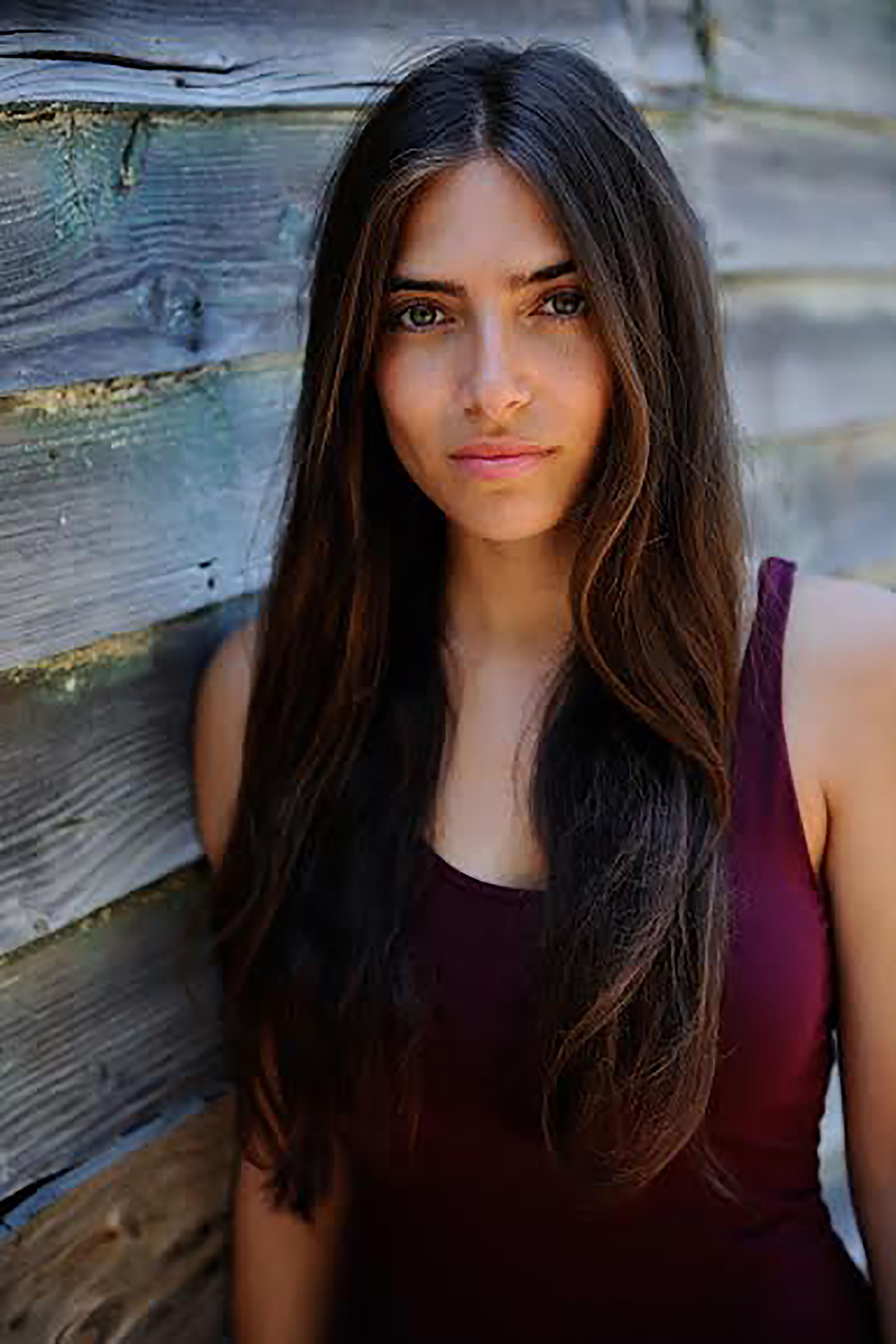Zoe Corraface image
