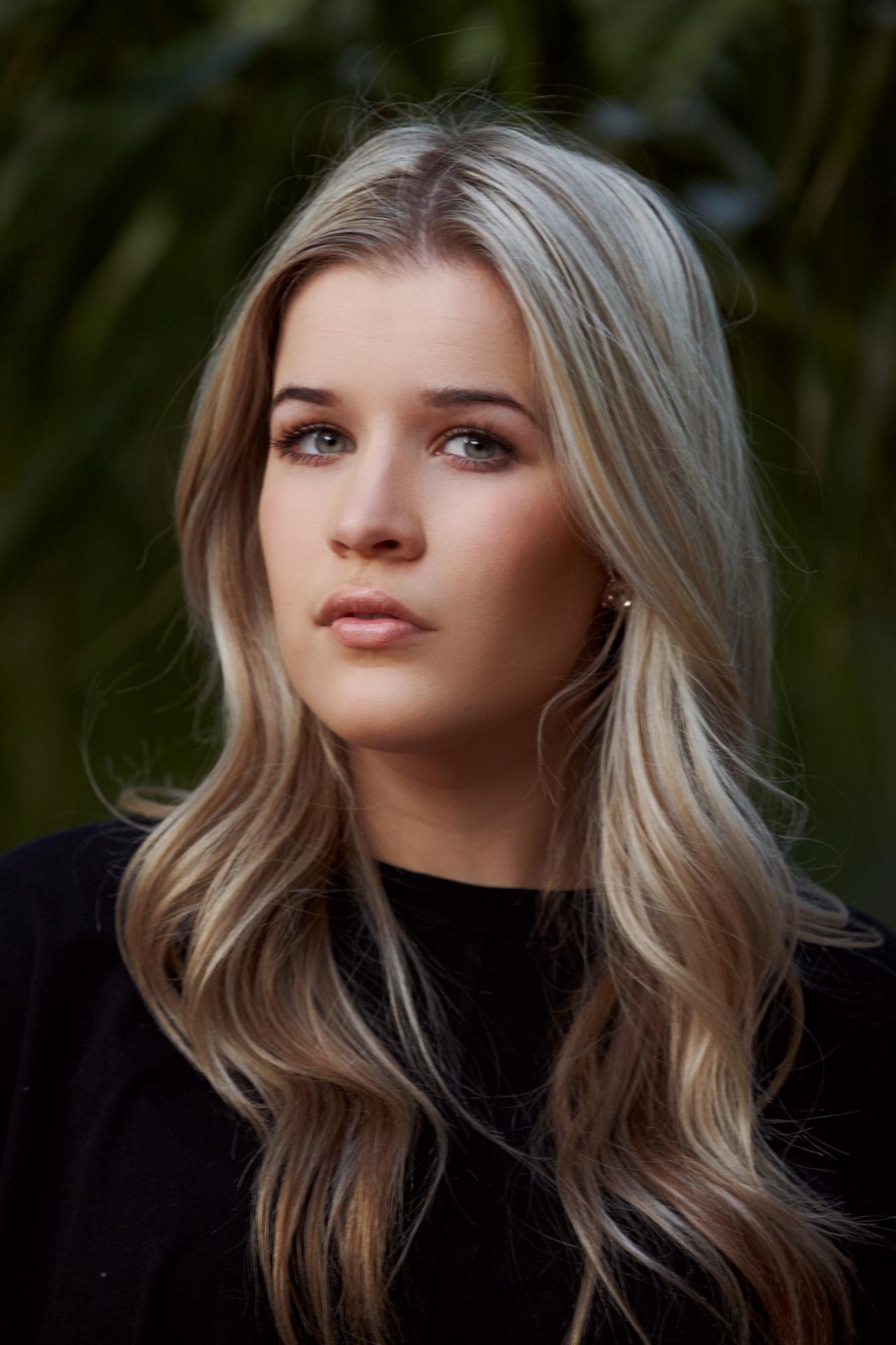 Emily Morris image