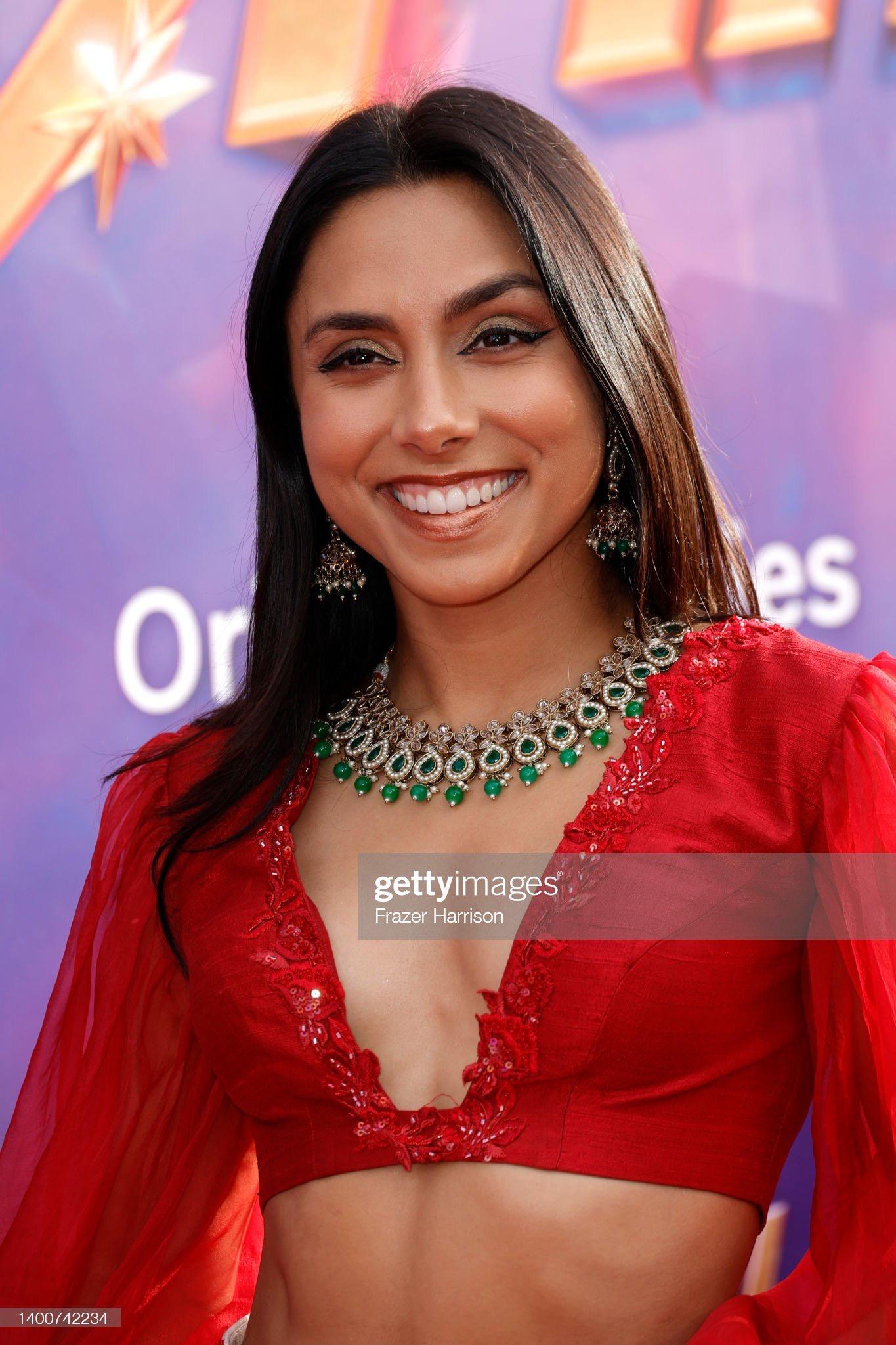 Michelle Khare image