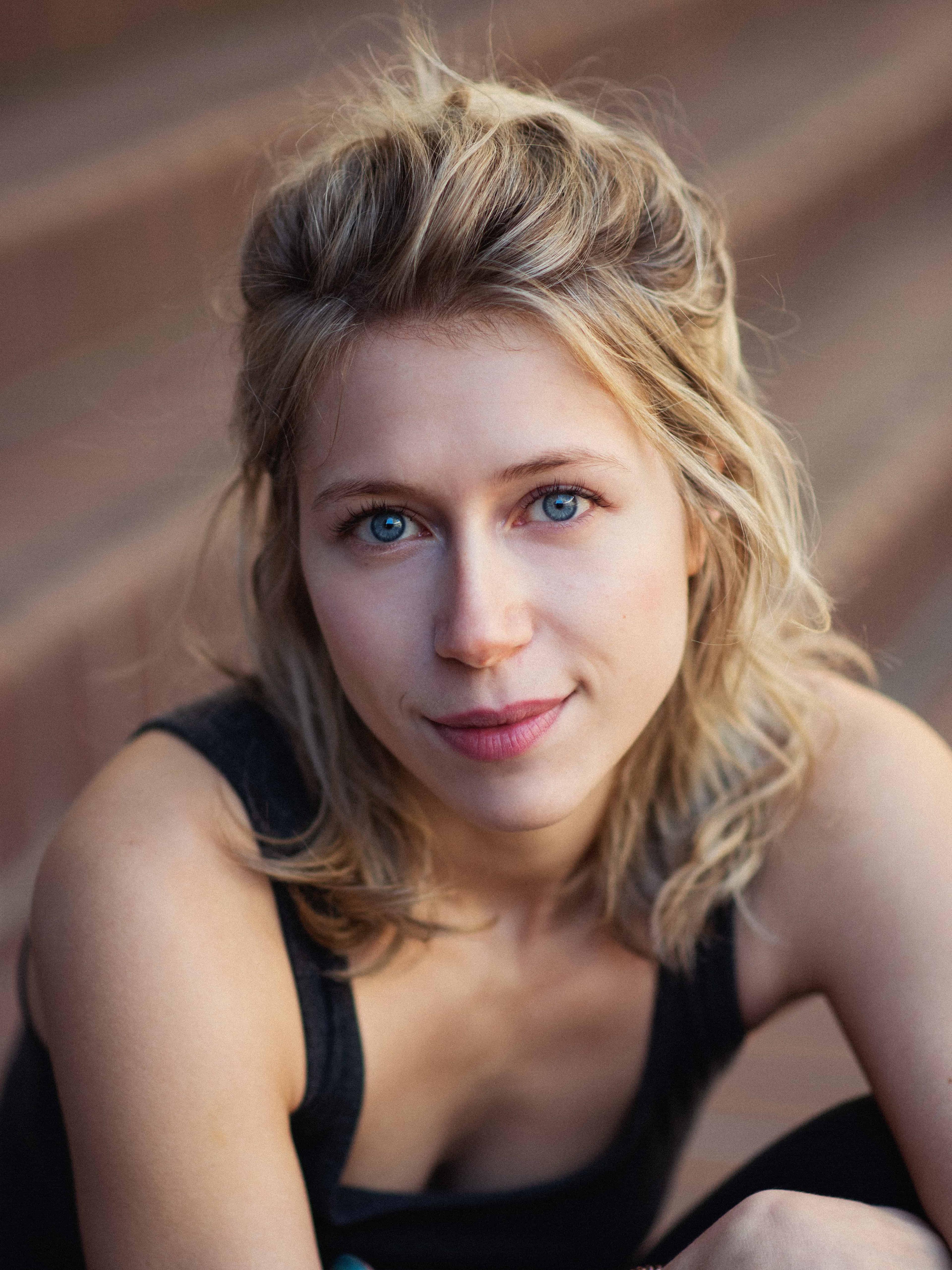 Ellie Morris image