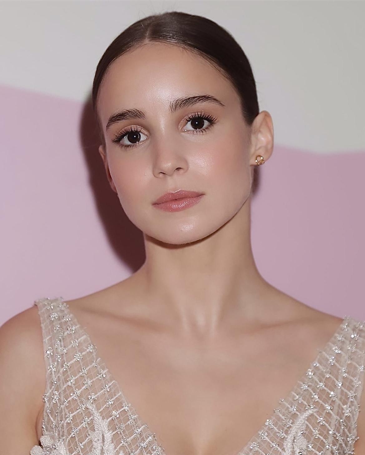 Alba Baptista image