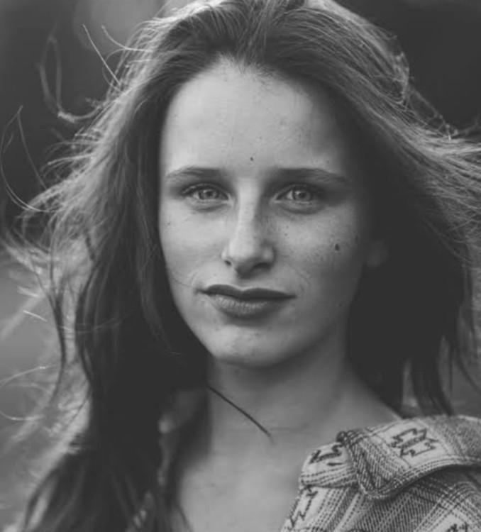 Luna Lou image