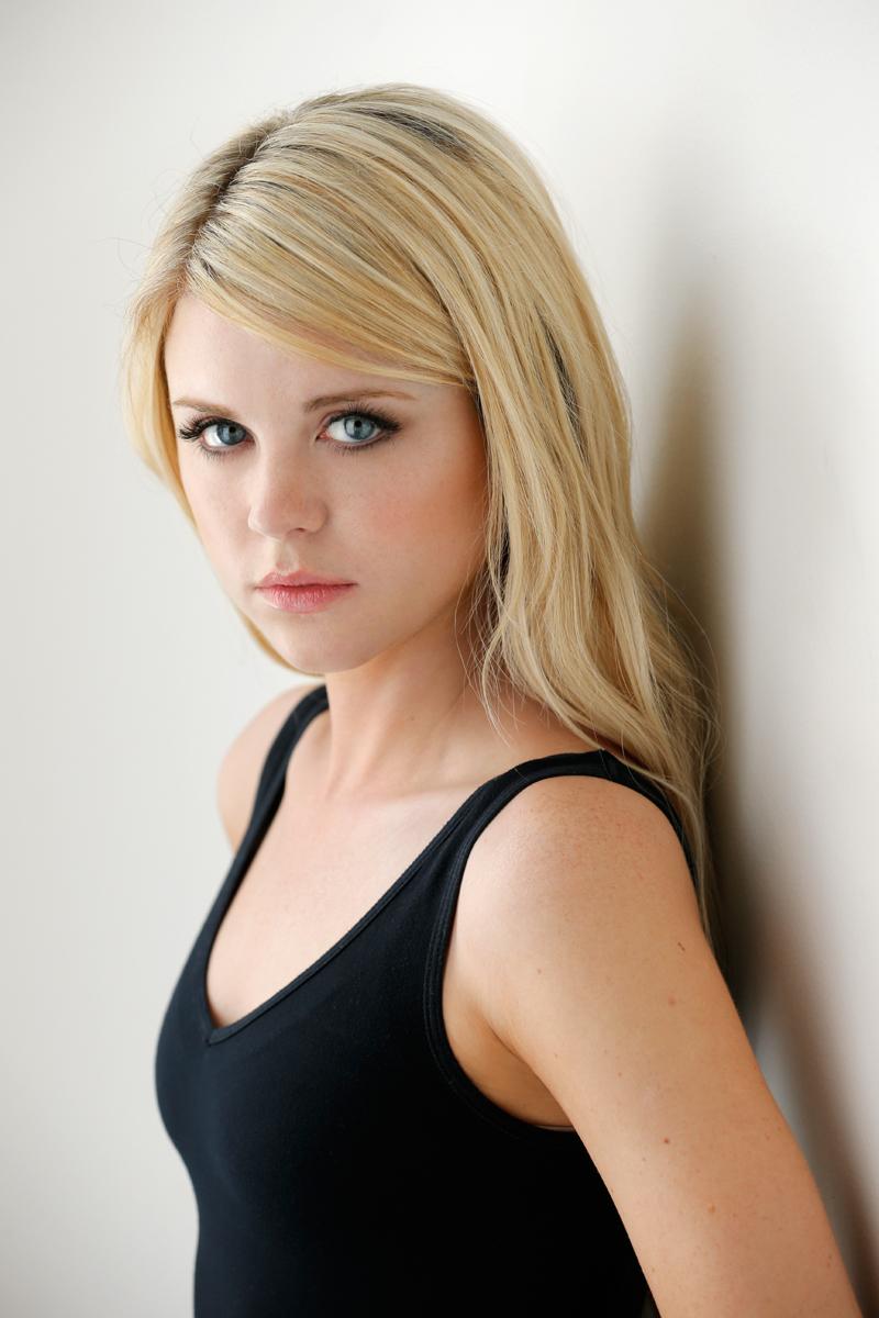 Bailey De Young image