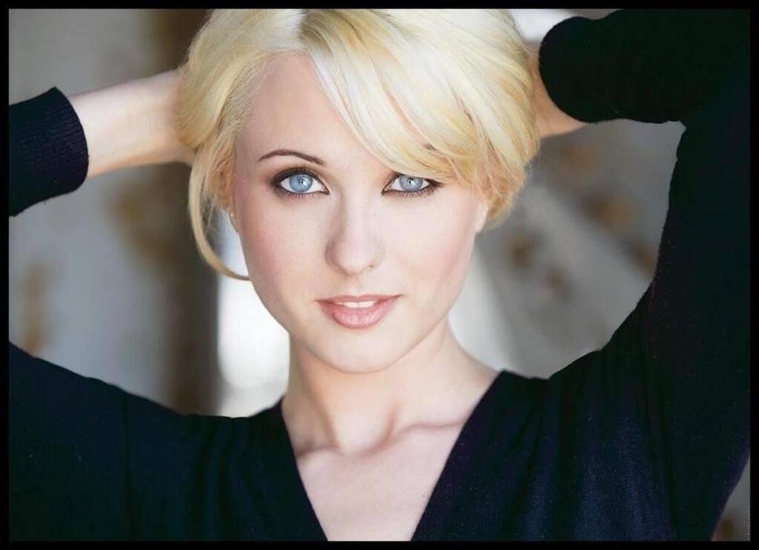 Claire Alan image
