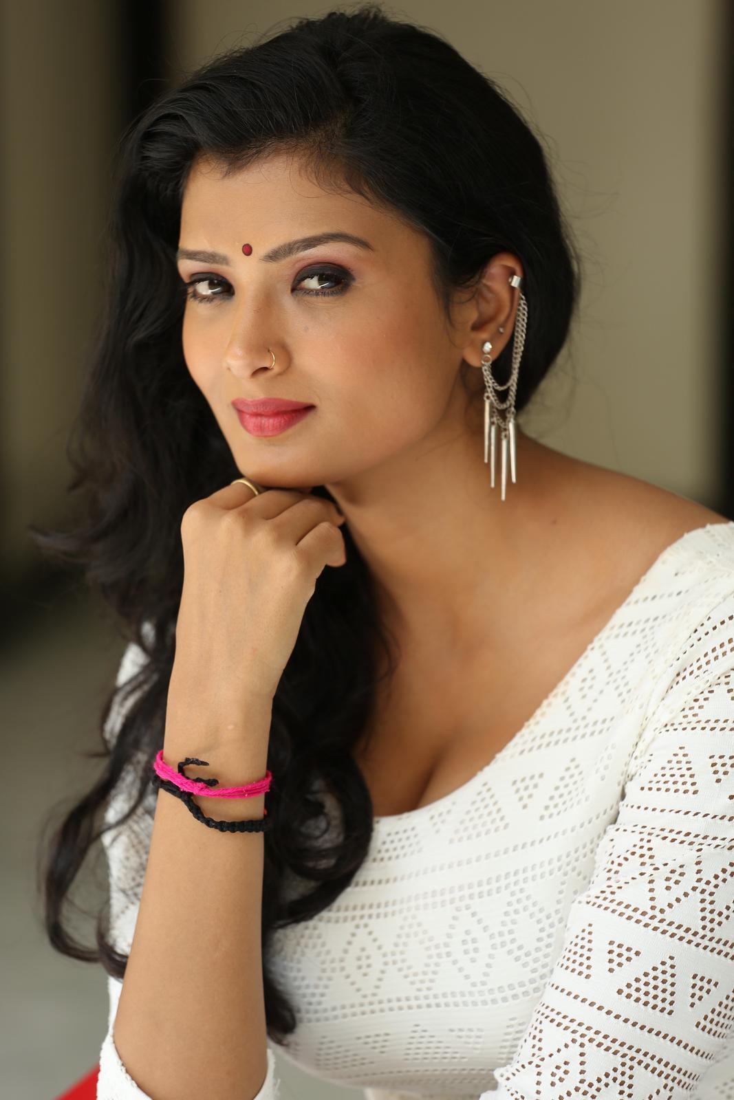 Ishita Vyas image