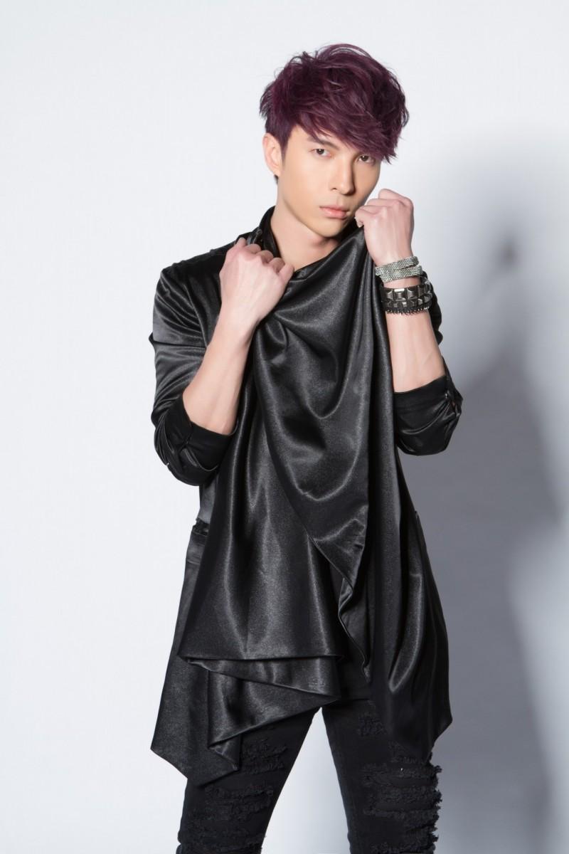 Andrew Tan image